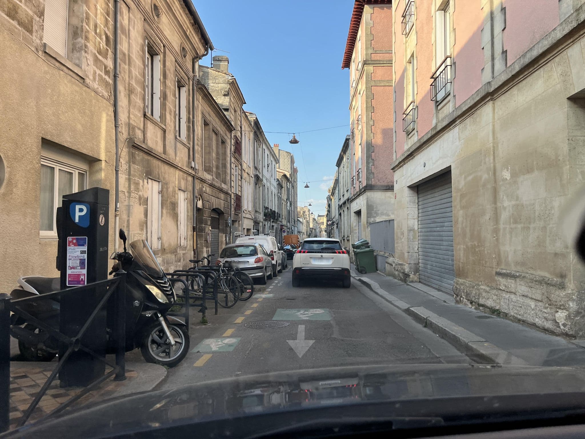 Street view near La Maison Des Vignes, Bordeaux — © ismaeltthds (CC BY-SA · Mapillary)