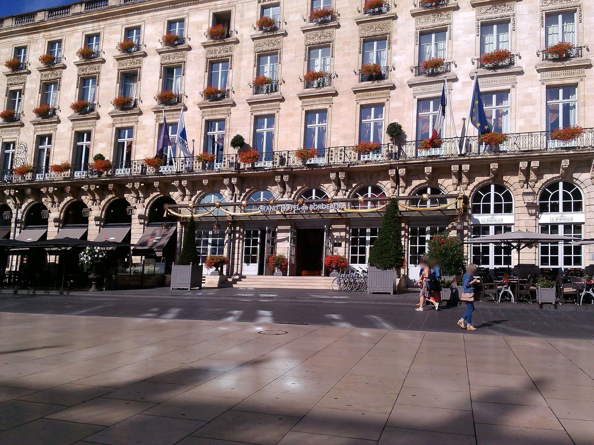 Street view near Grand Hôtel de Bordeaux & Spa, Bordeaux — © maturion (CC BY-SA · Mapillary)