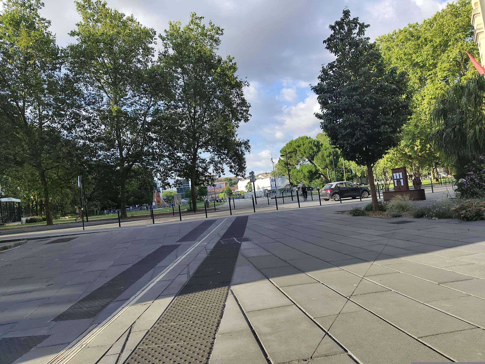 Street view near Hôtel la Zoologie & Spa Bordeaux, Bordeaux — © Arkitu (CC BY-SA · Mapillary)