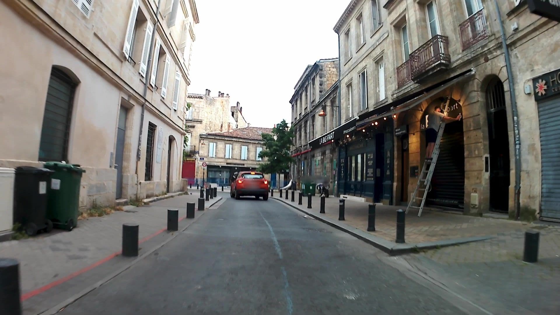 Street view near Le Tresor et son annexe by Cocoonr, Bordeaux — © trouyer (CC BY-SA · Mapillary)