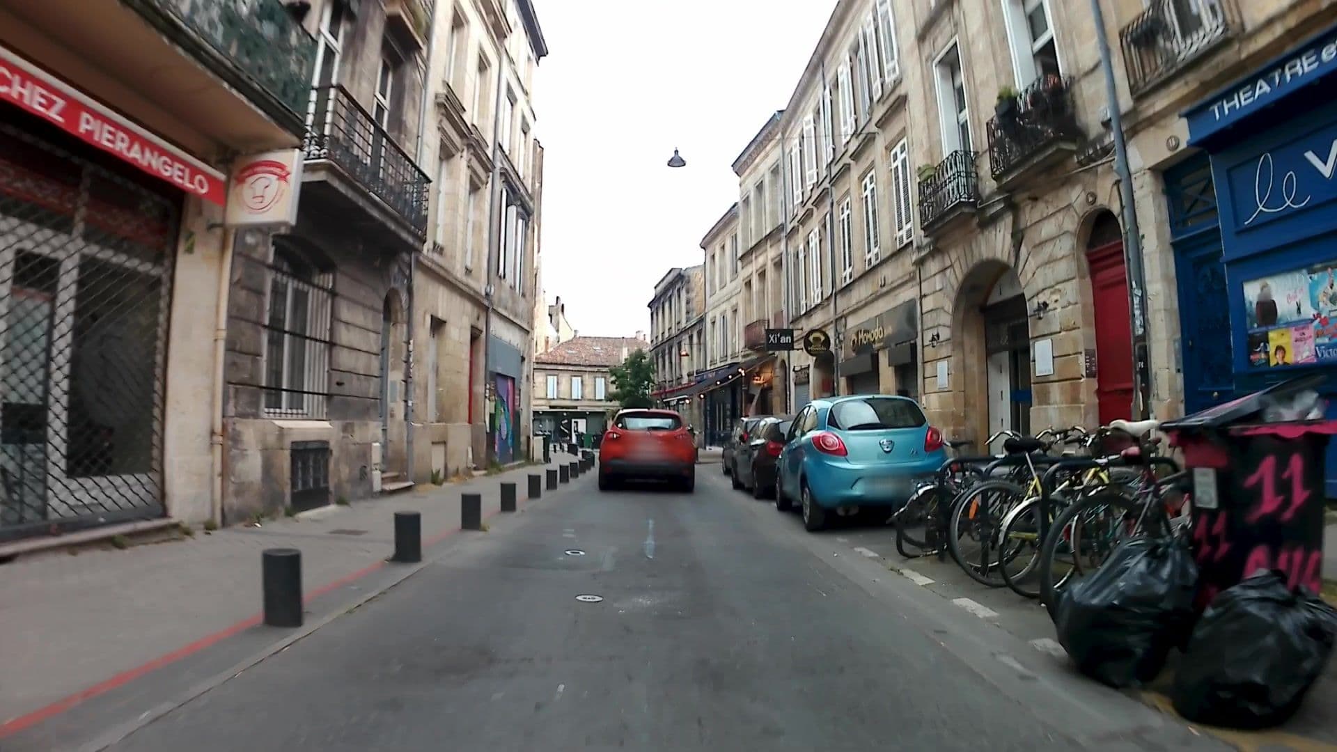 Street view near Airbnb Crash Pad, Bordeaux — © trouyer (CC BY-SA · Mapillary)