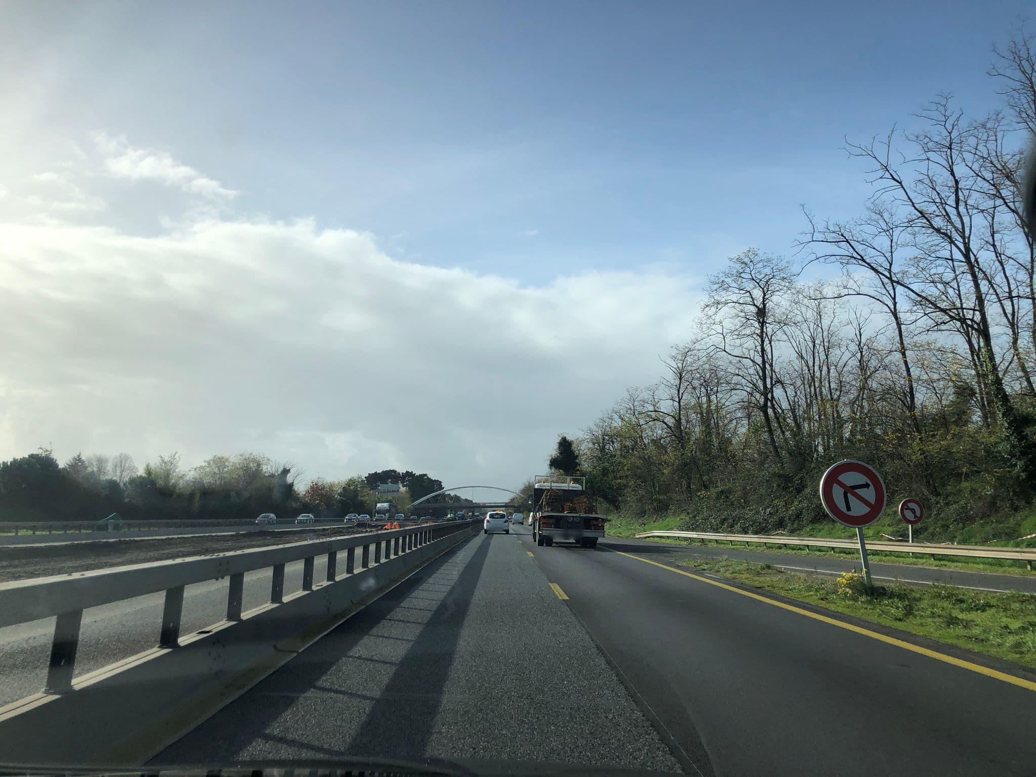 Street view near Premiere Classe Bordeaux Eysines, Bruges — © bouchillou (CC BY-SA · Mapillary)