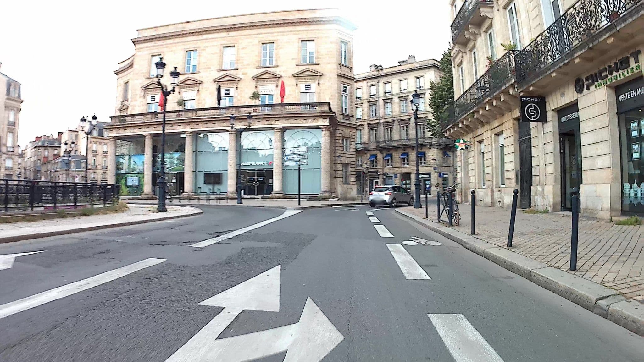 Street view near TUI STORE, Bordeaux — © trouyer (CC BY-SA · Mapillary)