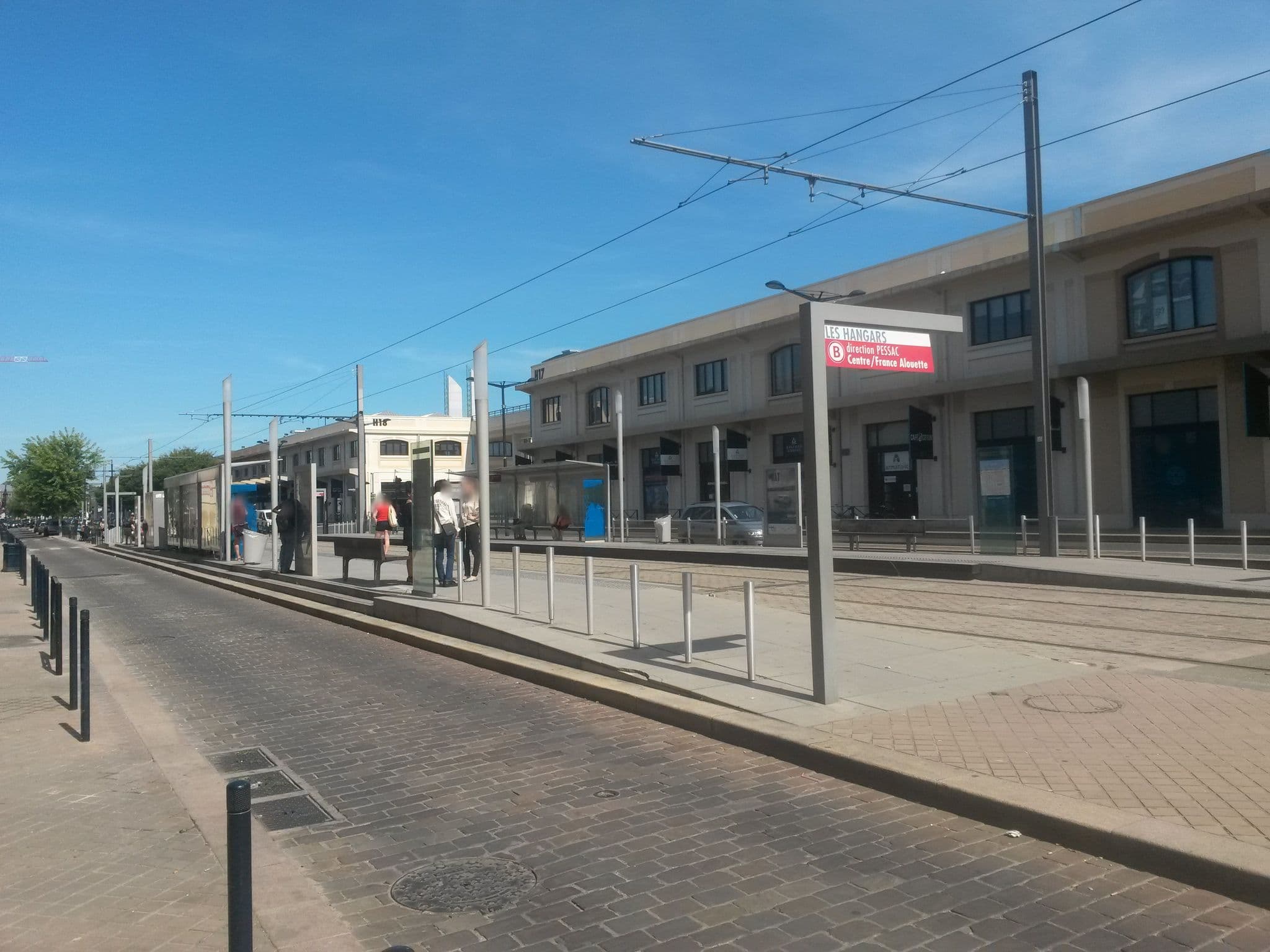Street view near Etape aux Chartrons, Cenon — © rausk (CC BY-SA · Mapillary)