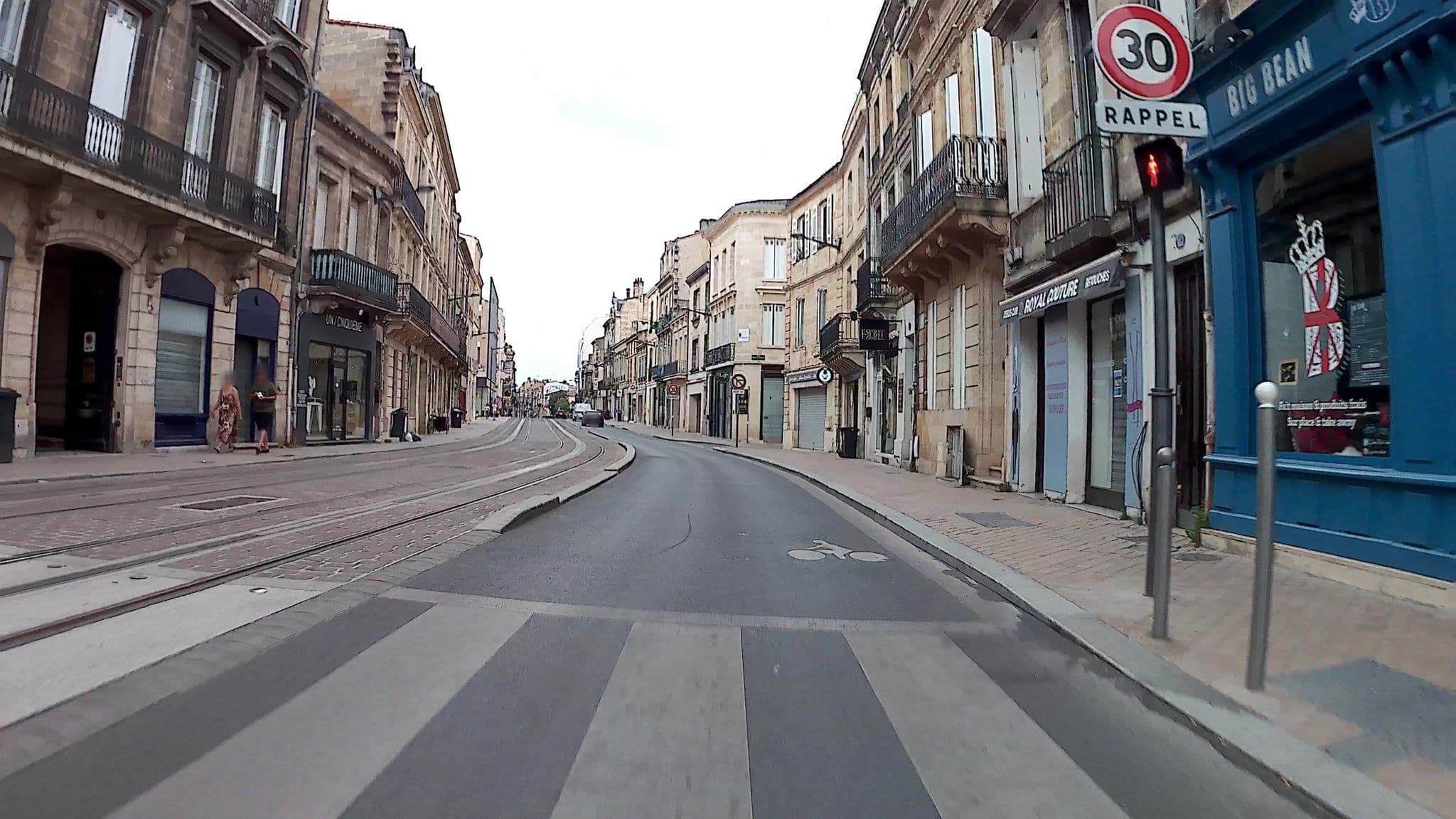 Street view near Edgar le Livreur, Bordeaux — © trouyer (CC BY-SA · Mapillary)