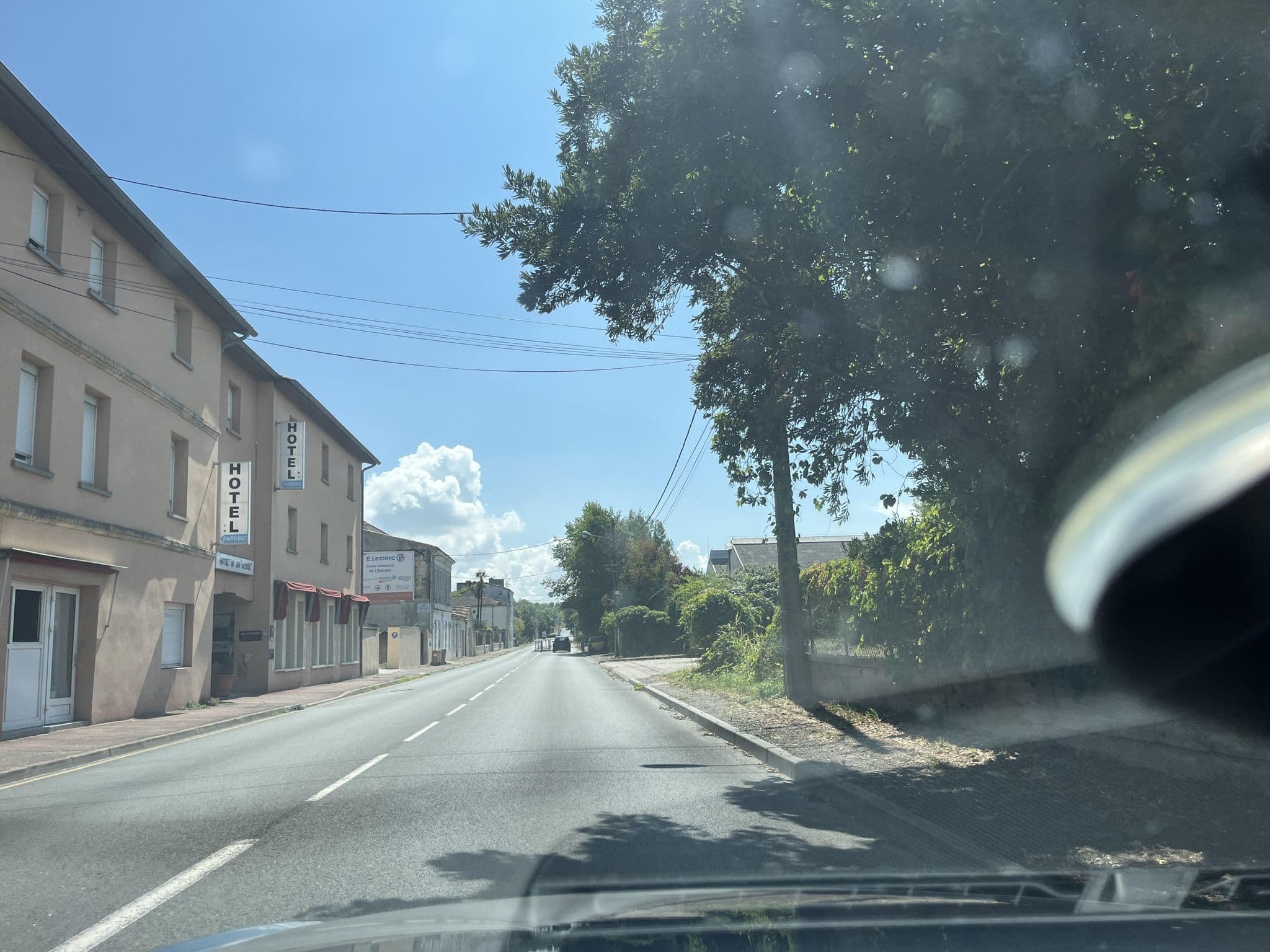 Street view near Hôtel Bon Accueil, Blaye — © ismaeltthds (CC BY-SA · Mapillary)