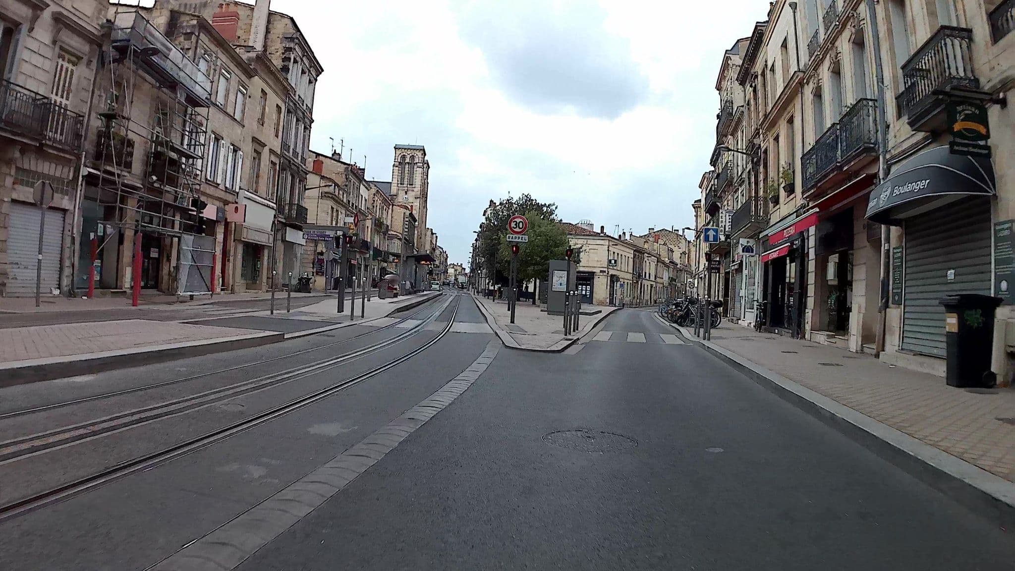 Street view near Little Loft In A Garden, Bordeaux — © trouyer (CC BY-SA · Mapillary)