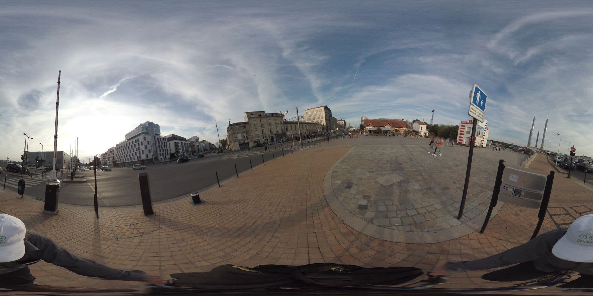 Street view near Gites de France Gironde, Cenon — © geovelo (CC BY-SA · Mapillary)