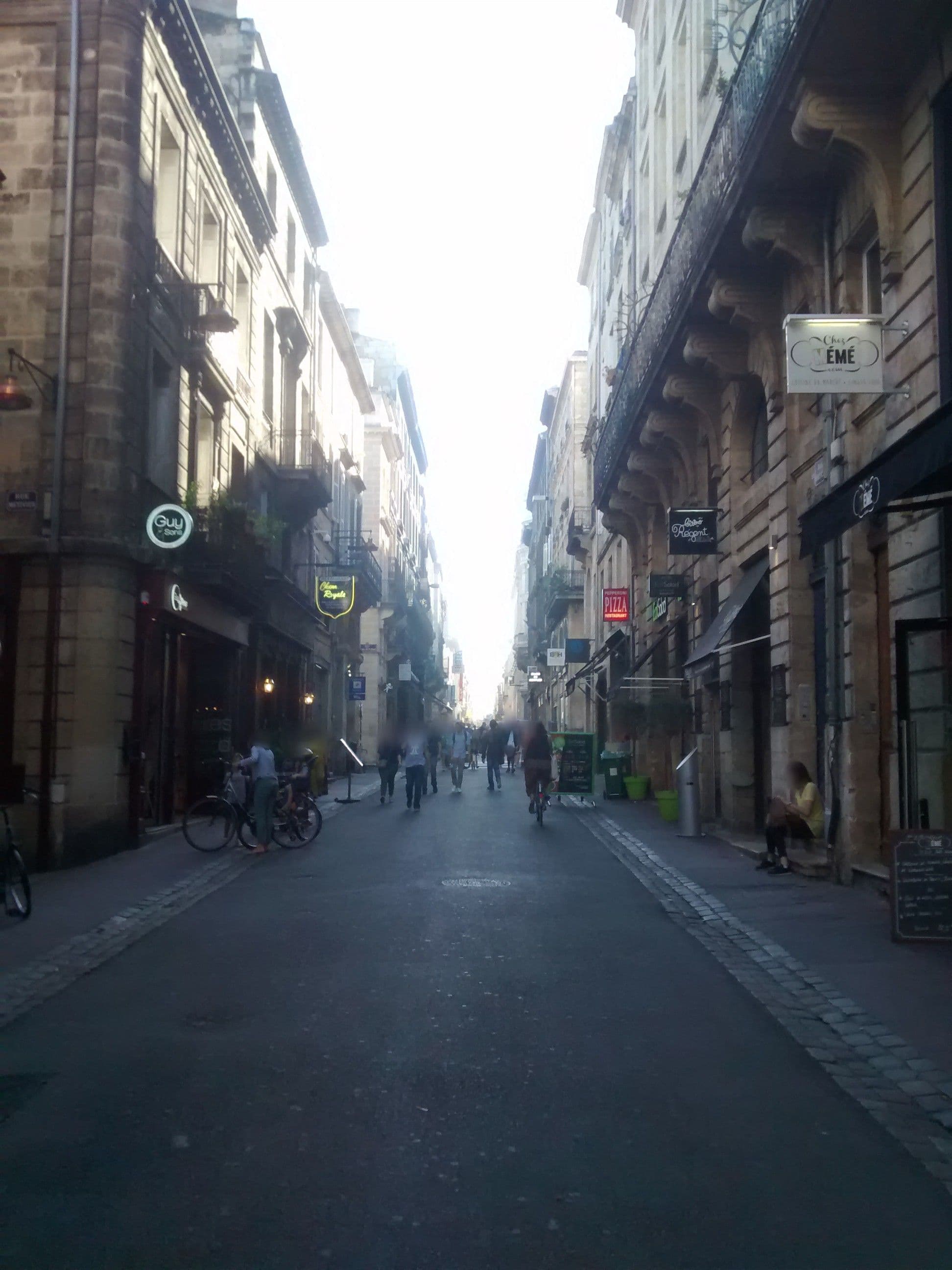 Street view near Hôtel le Royal, Bordeaux — © msevilla00 (CC BY-SA · Mapillary)