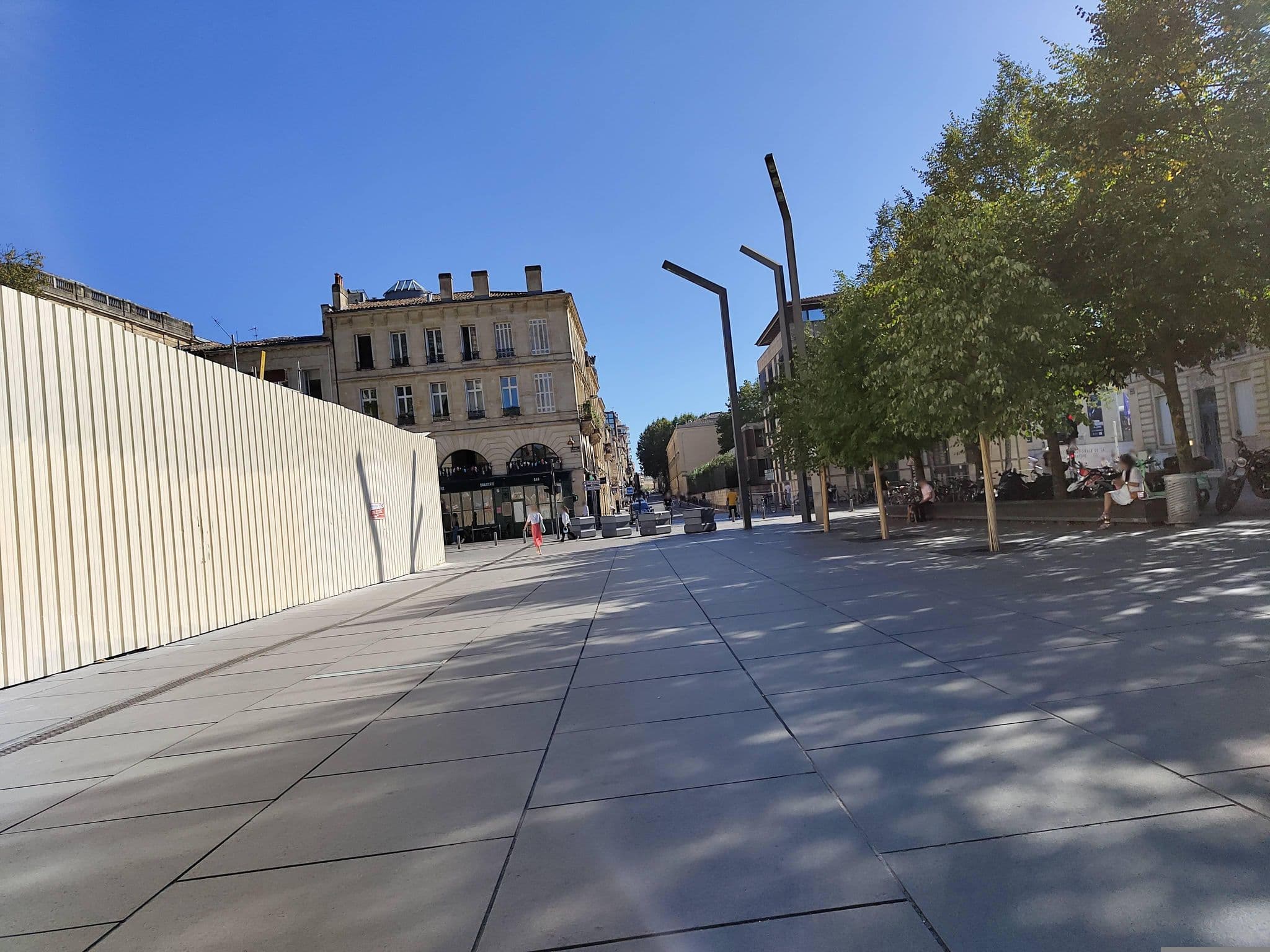 Street view near Hotel Cardinal, Bordeaux — © Arkitu (CC BY-SA · Mapillary)