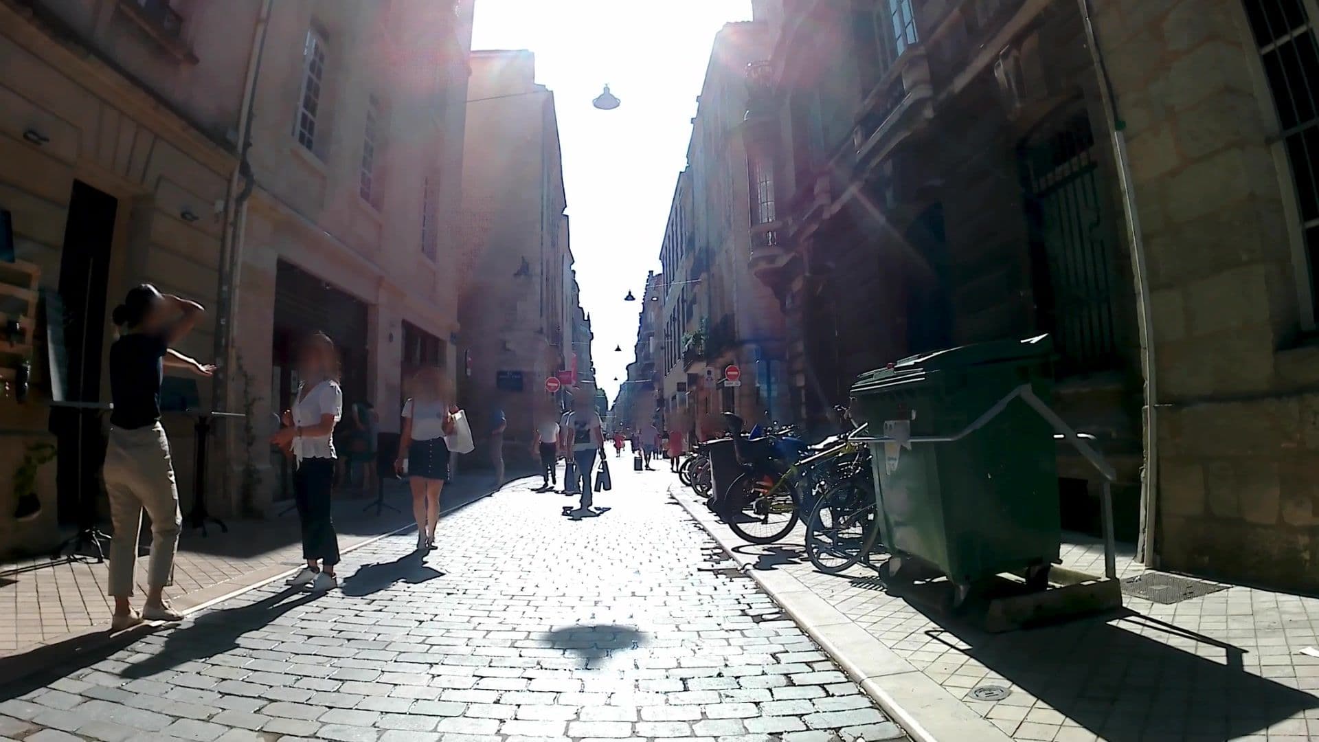 Street view near T2 Au Cœur De Bordeaux, Bordeaux — © trouyer (CC BY-SA · Mapillary)