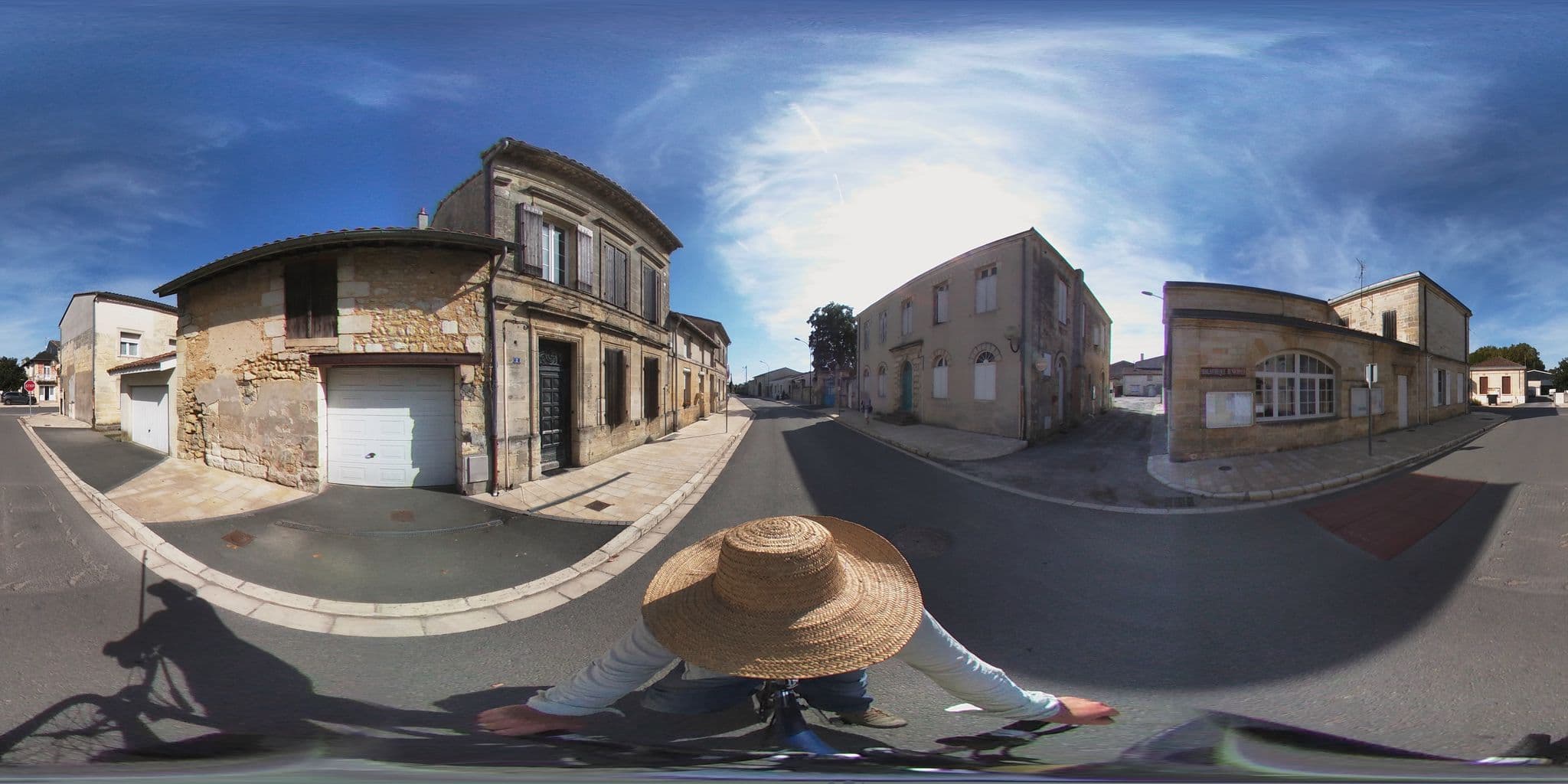 Street view near Le Médoc de Maxou, Lamarque — © geovelo (CC BY-SA · Mapillary)