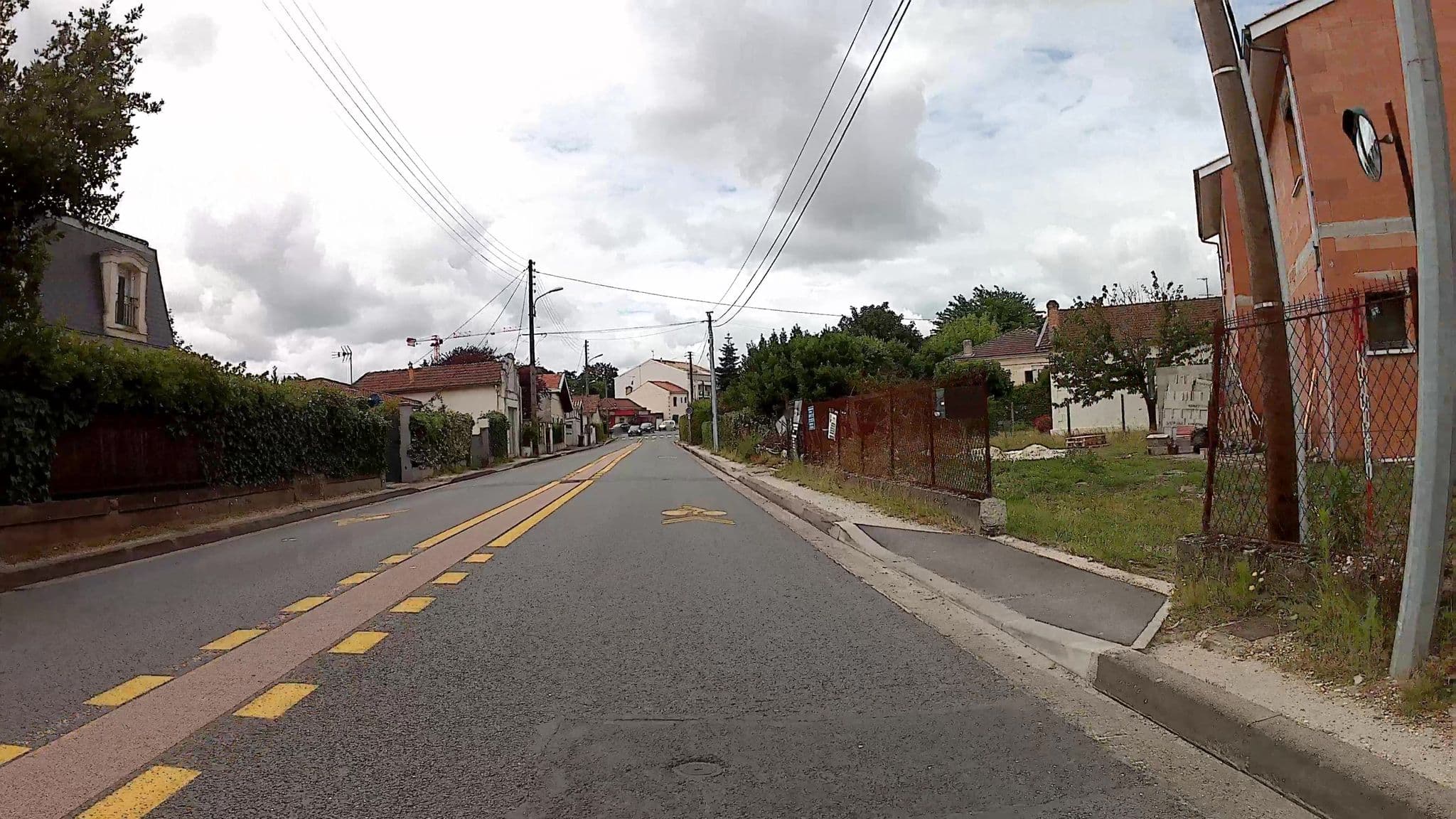 Street view near Les Suites d'Aliénor, Pessac — © trouyer (CC BY-SA · Mapillary)