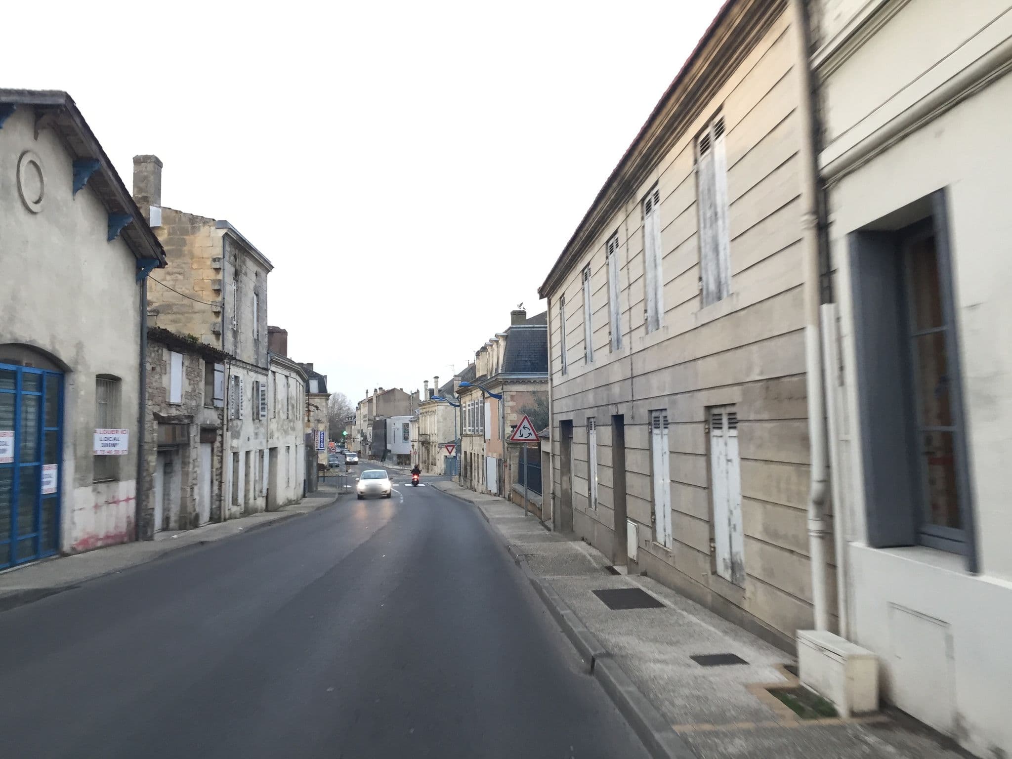 Street view near Clos Réaud De La Citadelle, Blaye — © pgiraud (CC BY-SA · Mapillary)