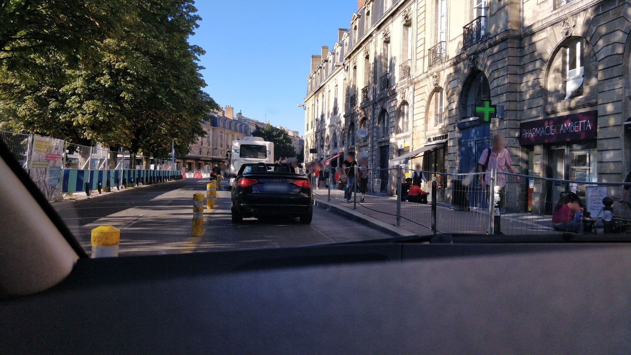 Street view near hotel de la porte Dijeaux, Bordeaux — © philou87 (CC BY-SA · Mapillary)