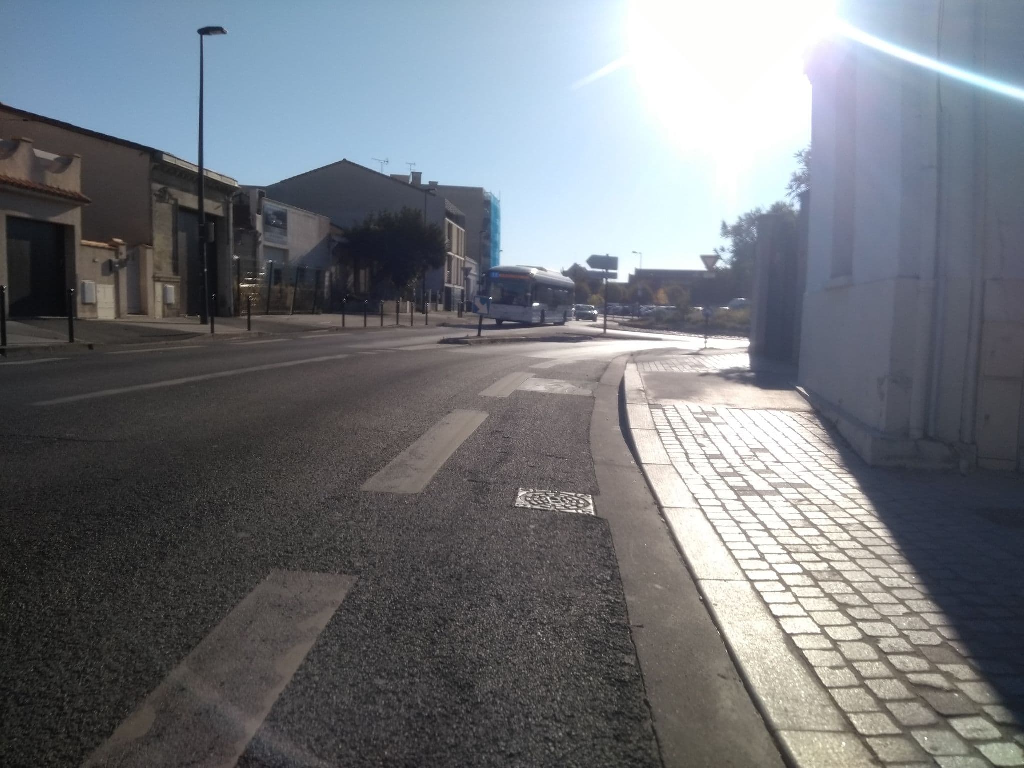 Street view near Les Terasses de Louise, Talence — © gitouche (CC BY-SA · Mapillary)