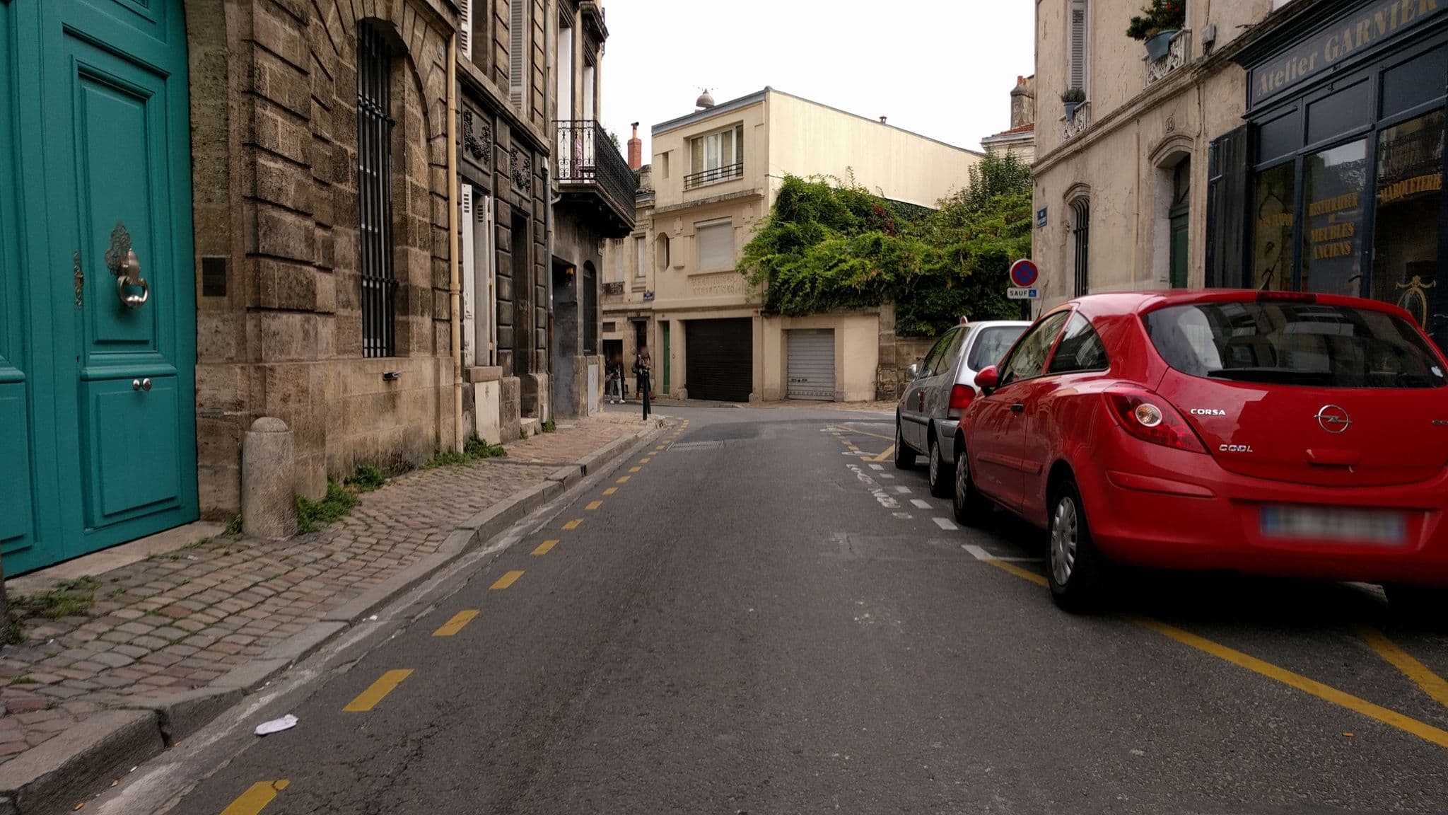 Street view near Petit Hotel Labottiere, Bordeaux — © thibdrev (CC BY-SA · Mapillary)