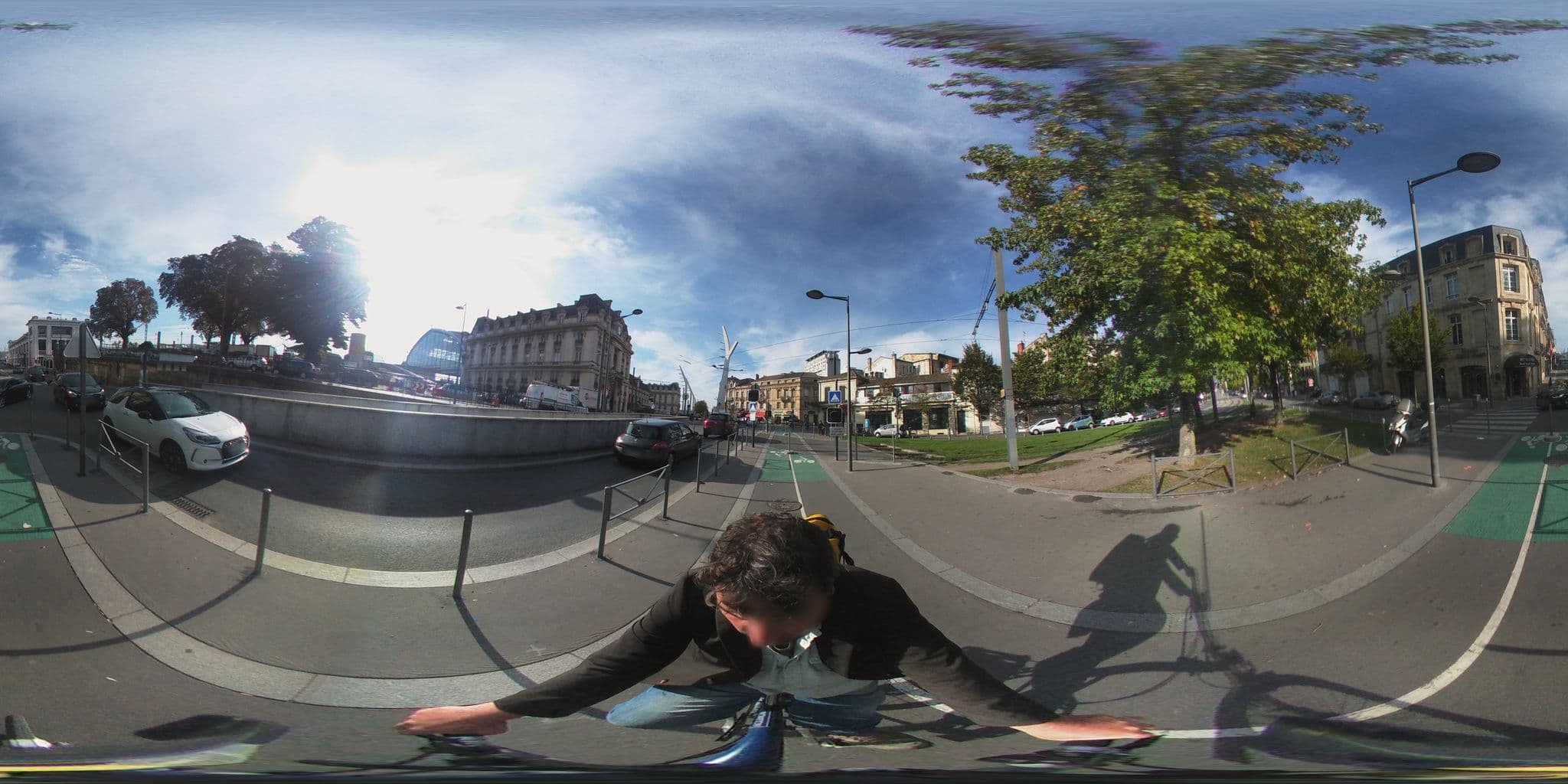 Street view near Best Western gare Saint Jean, Bègles — © geovelo (CC BY-SA · Mapillary)