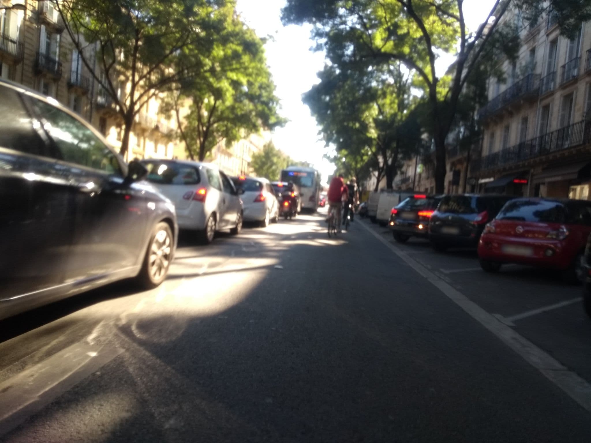 Street view near Appartement Clemenceau, Bordeaux — © gitouche (CC BY-SA · Mapillary)