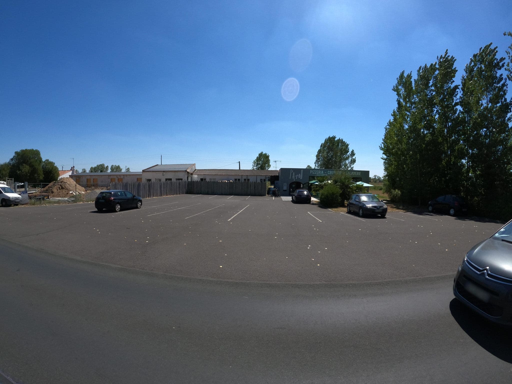 Street view near Auberge le Relais, Le Perrier — © stephanep (CC BY-SA · Mapillary)