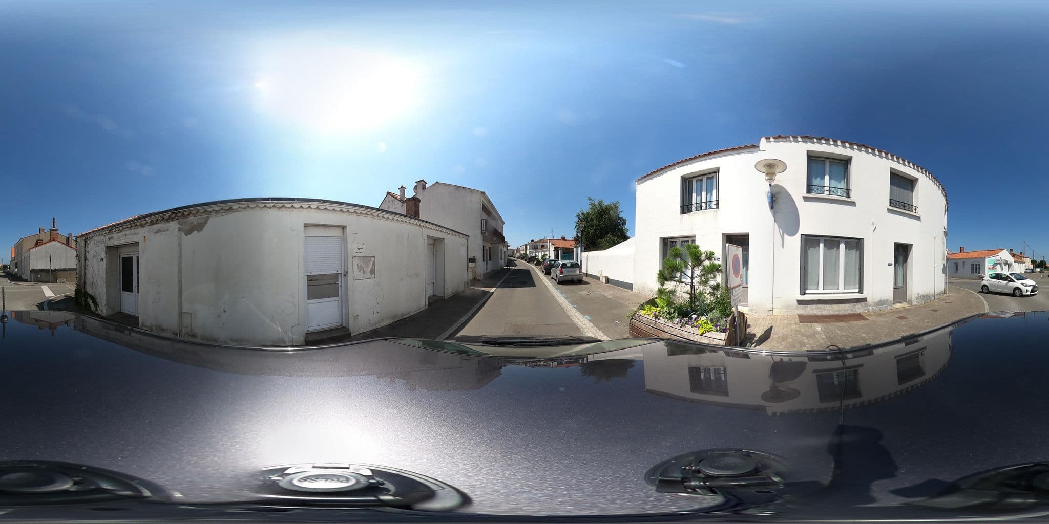 Street view near Hôtel Restaurant A la Bonne Auberge, Saint-Hilaire-de-Riez — © u4y0u (CC BY-SA · Mapillary)