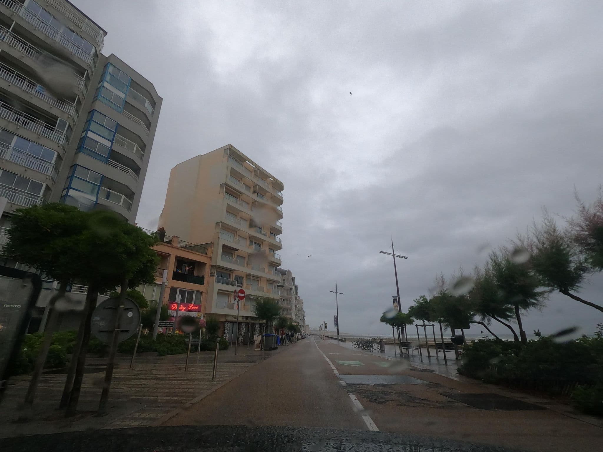 Street view near Appartement Vue sur Mer, Les Sables-d'Olonne — © uwekoch (CC BY-SA · Mapillary)