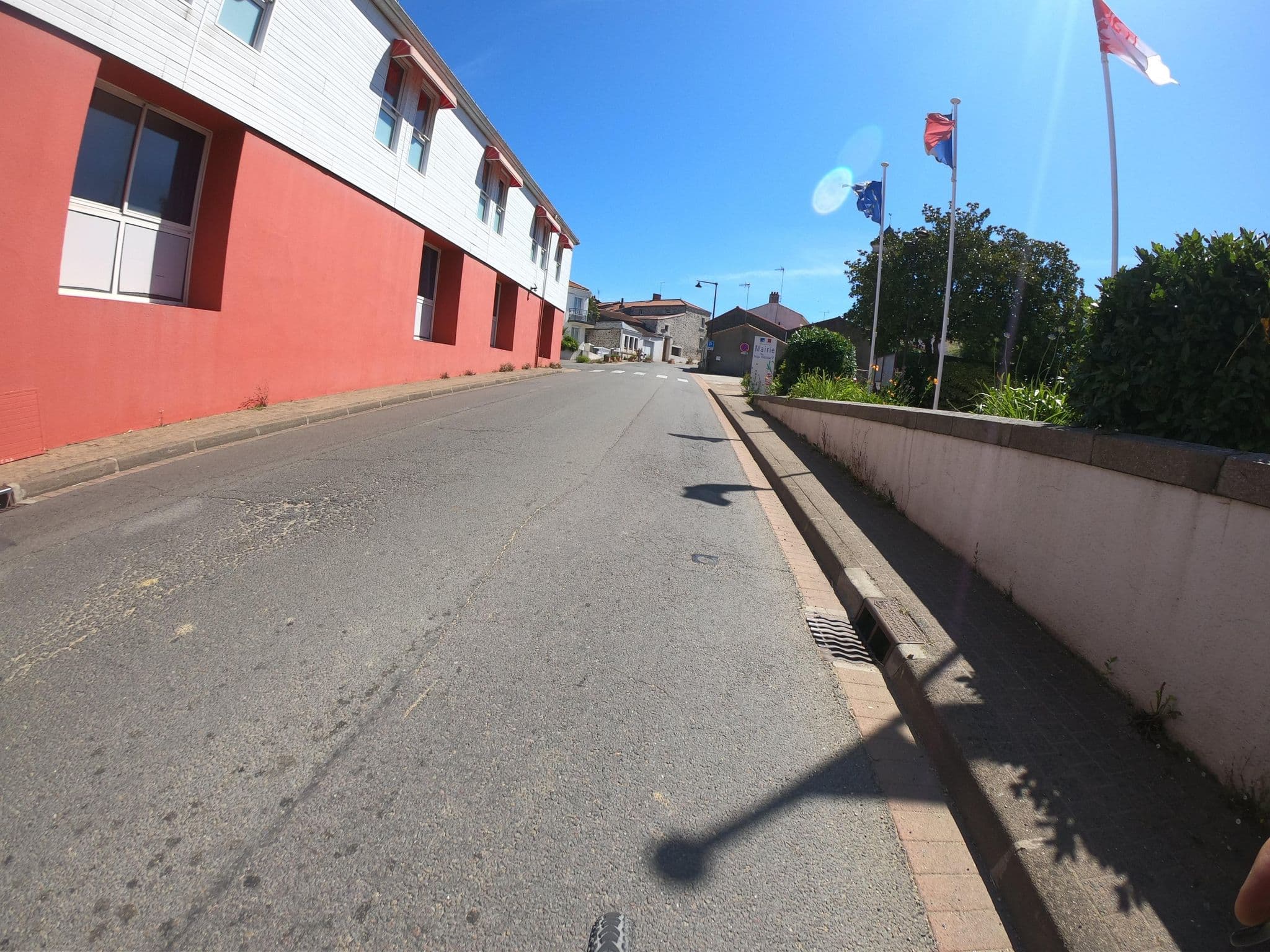 Street view near Intercontinental Hotel, Coëx — © cartocite (CC BY-SA · Mapillary)