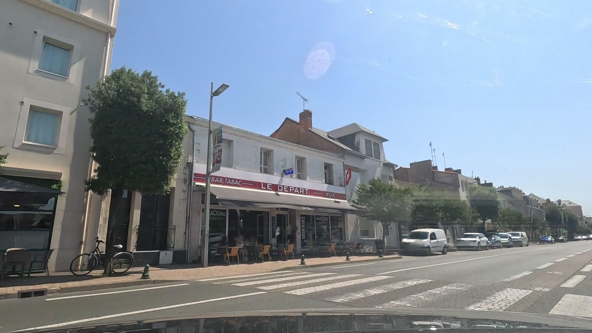Street view near B&B Hôtel, Les Sables-d'Olonne — © uwekoch (CC BY-SA · Mapillary)