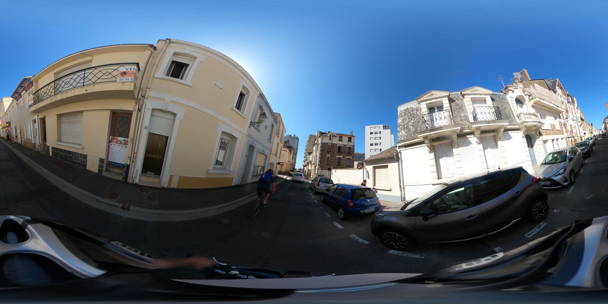 Street view near Villa les Grenadines, Les Sables-d'Olonne — © u4y0u (CC BY-SA · Mapillary)
