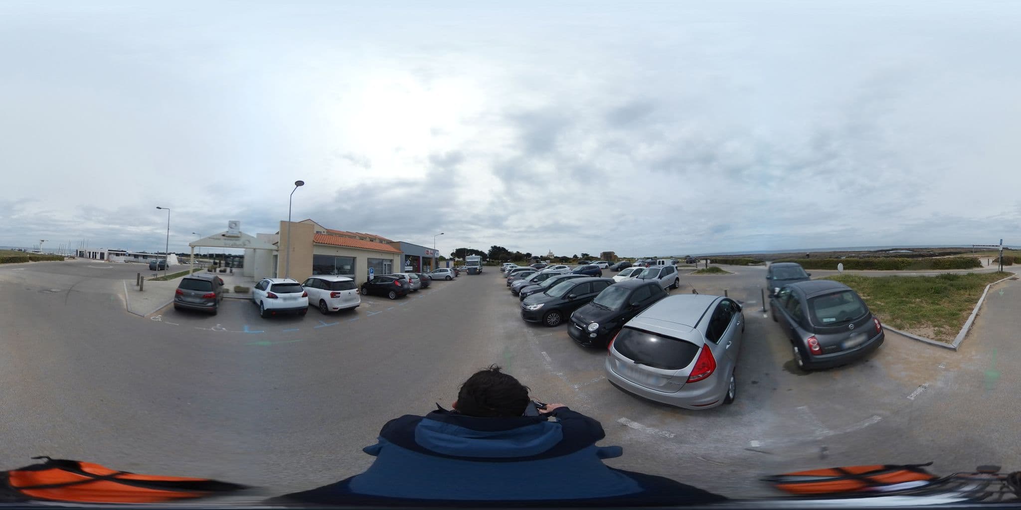 Street view near Logis Hôtel le Calluna, Préfailles — © ev1velodyssee (CC BY-SA · Mapillary)
