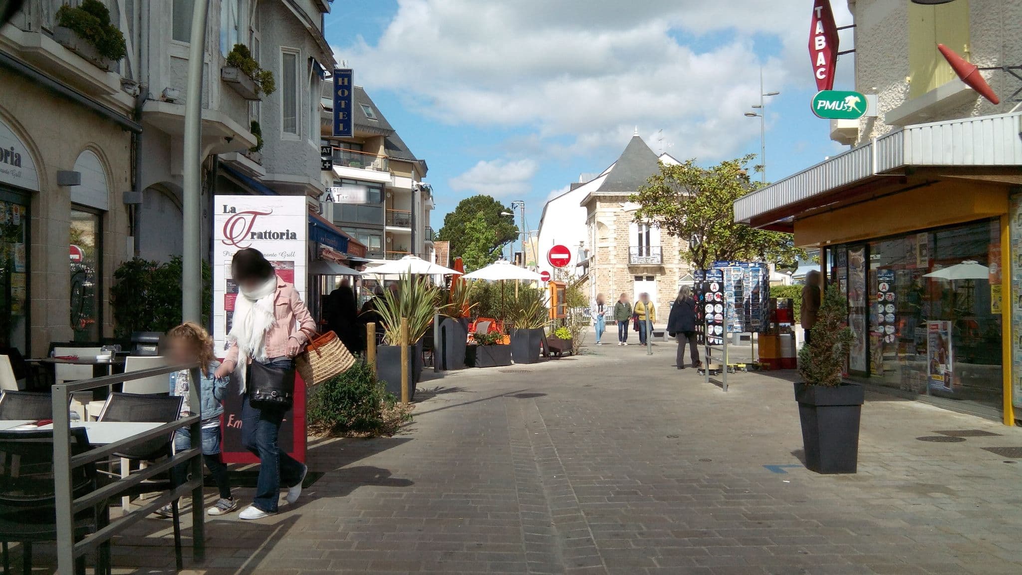 Street view near Normandy Hotel Pornichet, Pornichet — © alainproviste (CC BY-SA · Mapillary)
