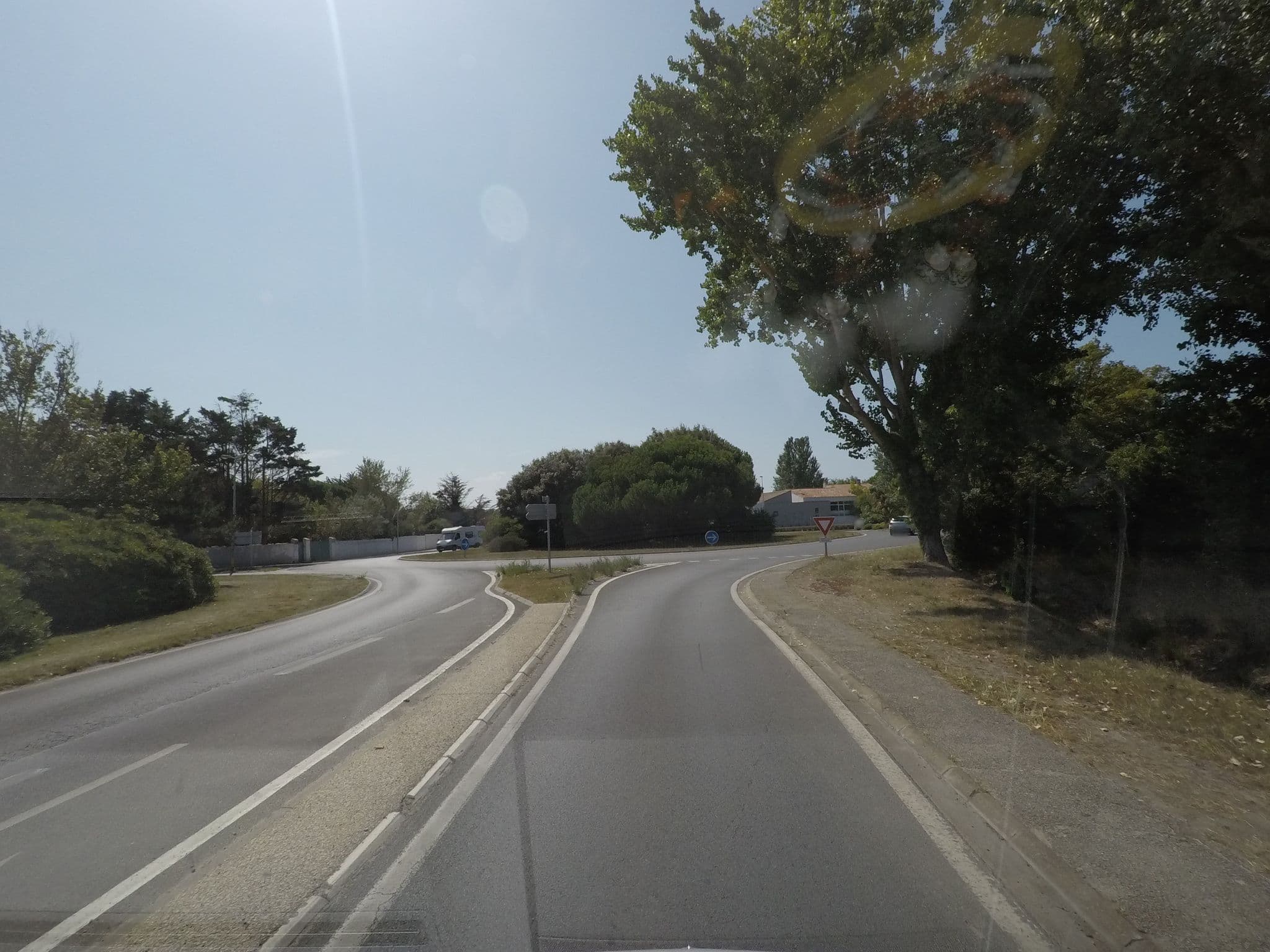 Street view near Maison familiale la Couarde sur Mer, La Couarde-sur-Mer — © yaron (CC BY-SA · Mapillary)