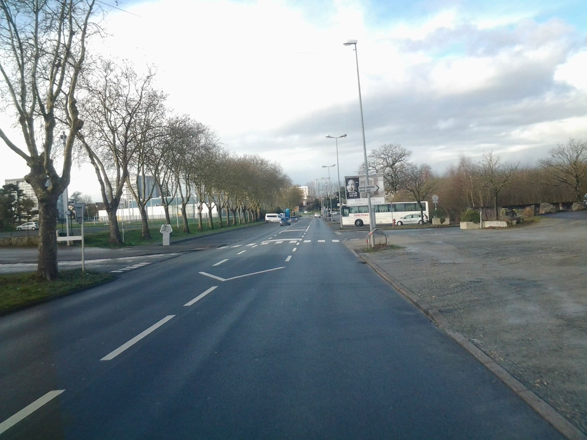 Street view near Hôtel Balladins la Roche sur Yon, La Roche-sur-Yon — © aile85 (CC BY-SA · Mapillary)