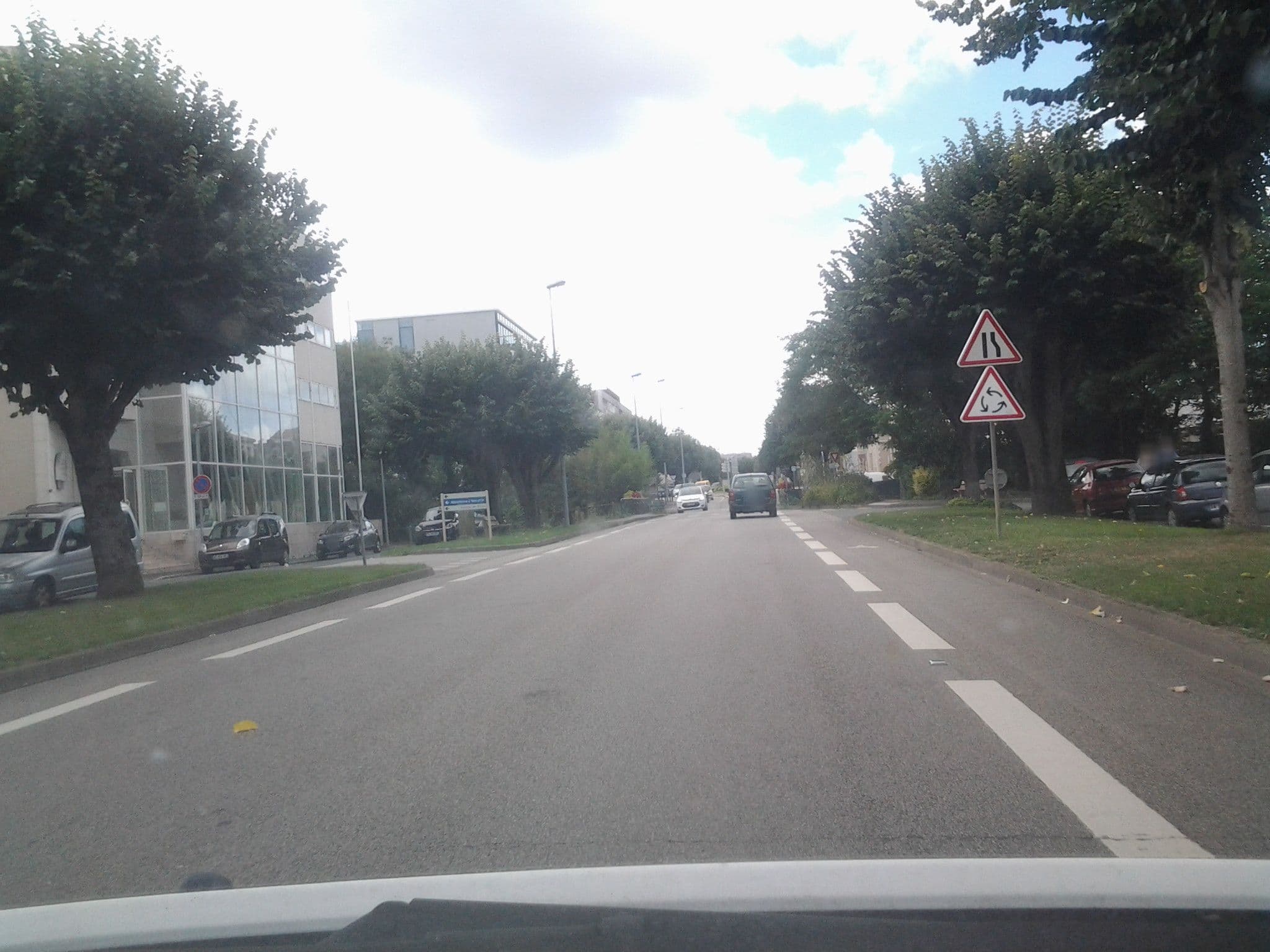 Street view near Résidence Séniors le l'Yon d'Or, La Roche-sur-Yon — © aile85 (CC BY-SA · Mapillary)