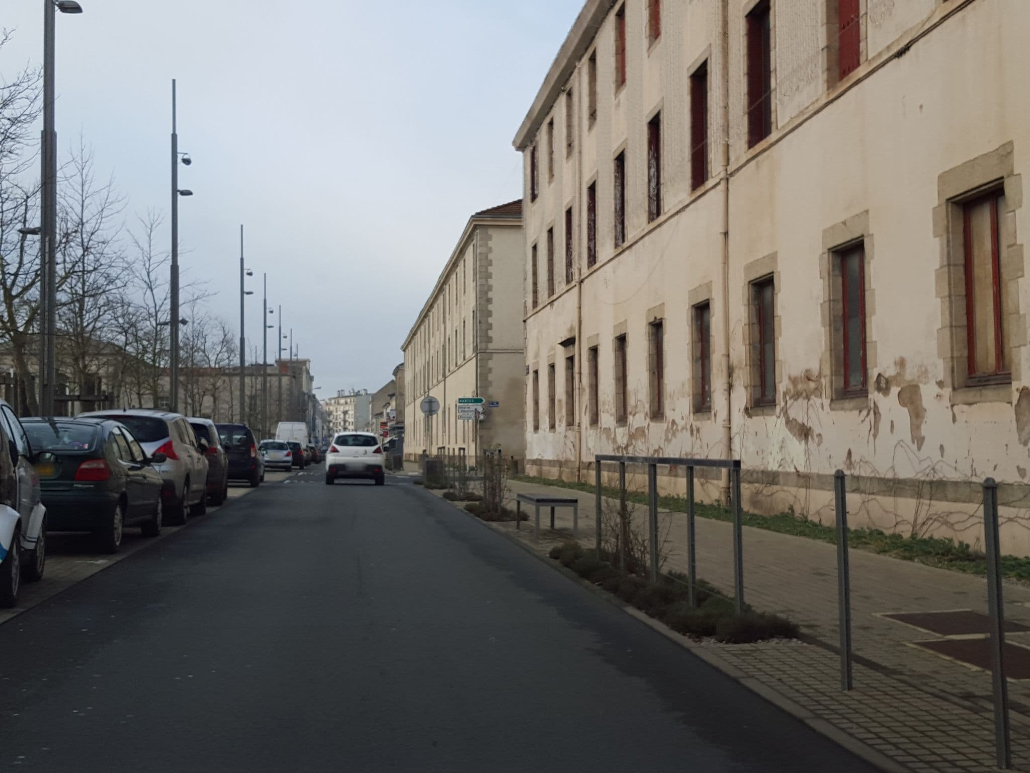 Street view near Square Lodge Hotel La Roche sur Yon - Handwritten Collection, La Roche-sur-Yon — © julien_n (CC BY-SA · Mapillary)