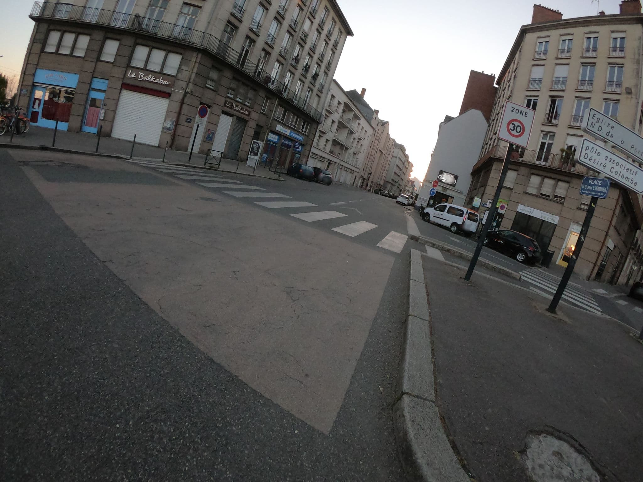 Street view near Un Coin Chez Soi A VENIR, Nantes — © cartocite (CC BY-SA · Mapillary)