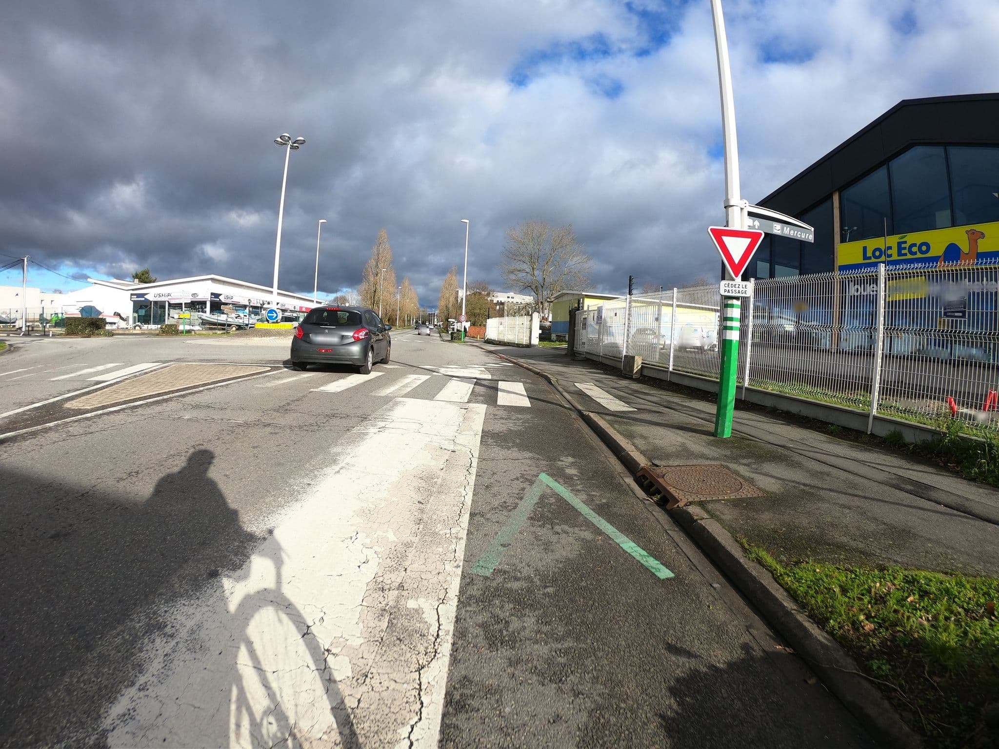 Street view near Hôtel Aulizen, Saint-Herblain — © cartocite (CC BY-SA · Mapillary)