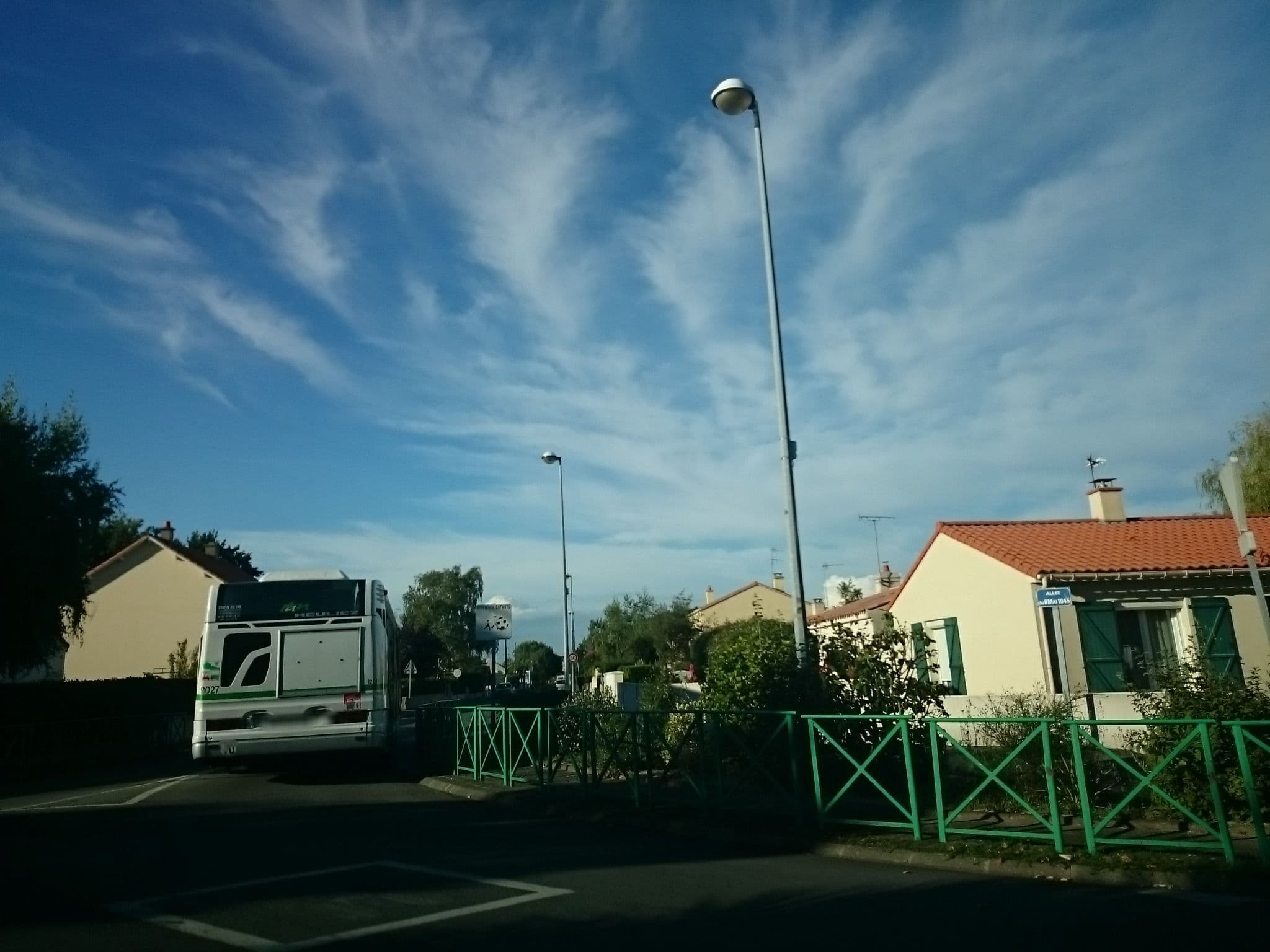 Street view near Foyer d'Hébergement Sésame Autisme 44, La Montagne — © gotpo (CC BY-SA · Mapillary)