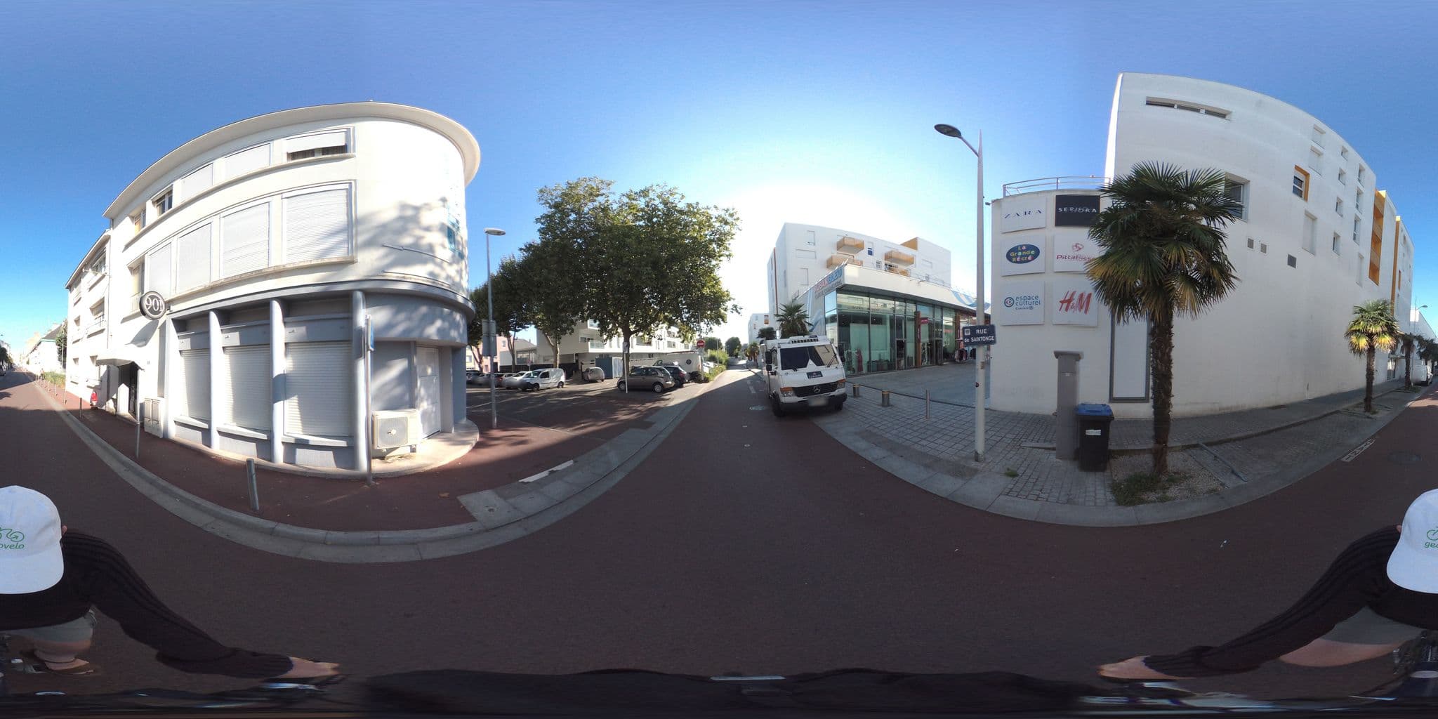 Street view near Le Nantais, Saint-Nazaire — © geovelo (CC BY-SA · Mapillary)