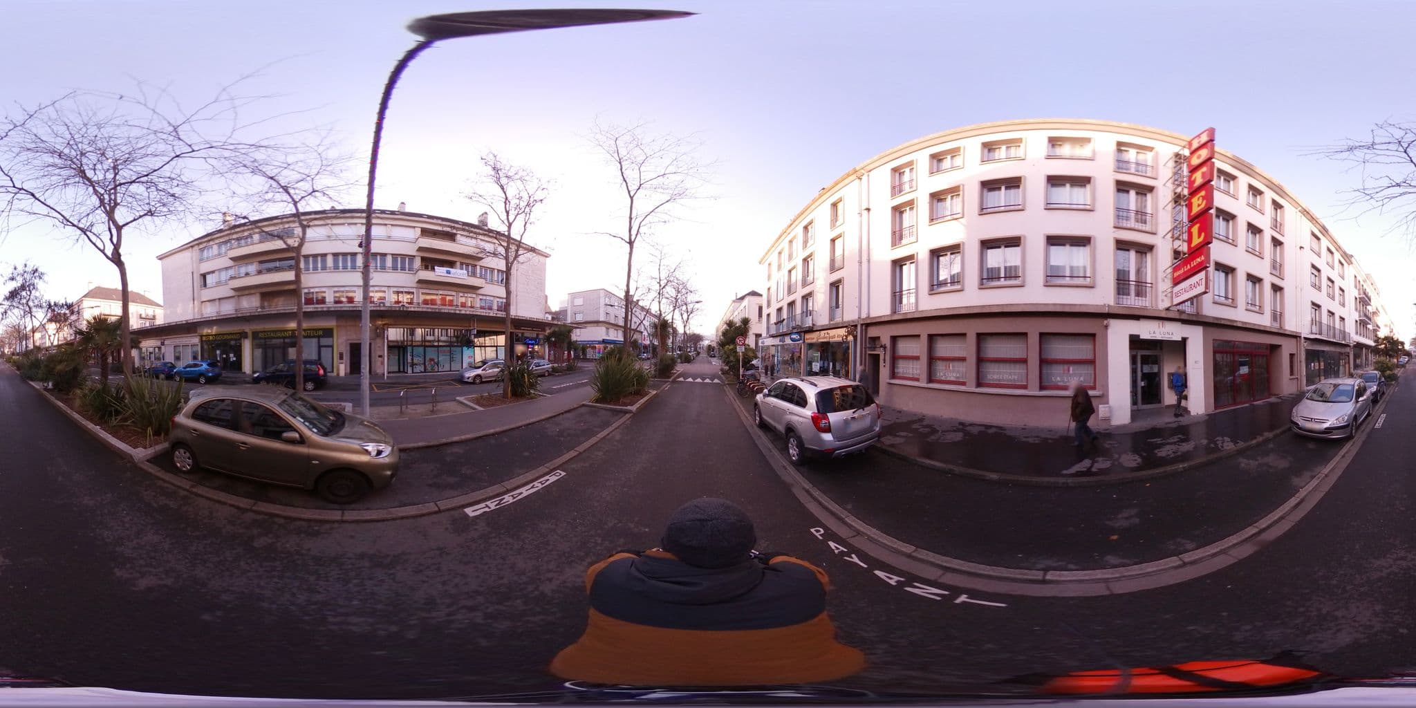 Street view near la luna, Saint-Nazaire — © c_mobilite (CC BY-SA · Mapillary)