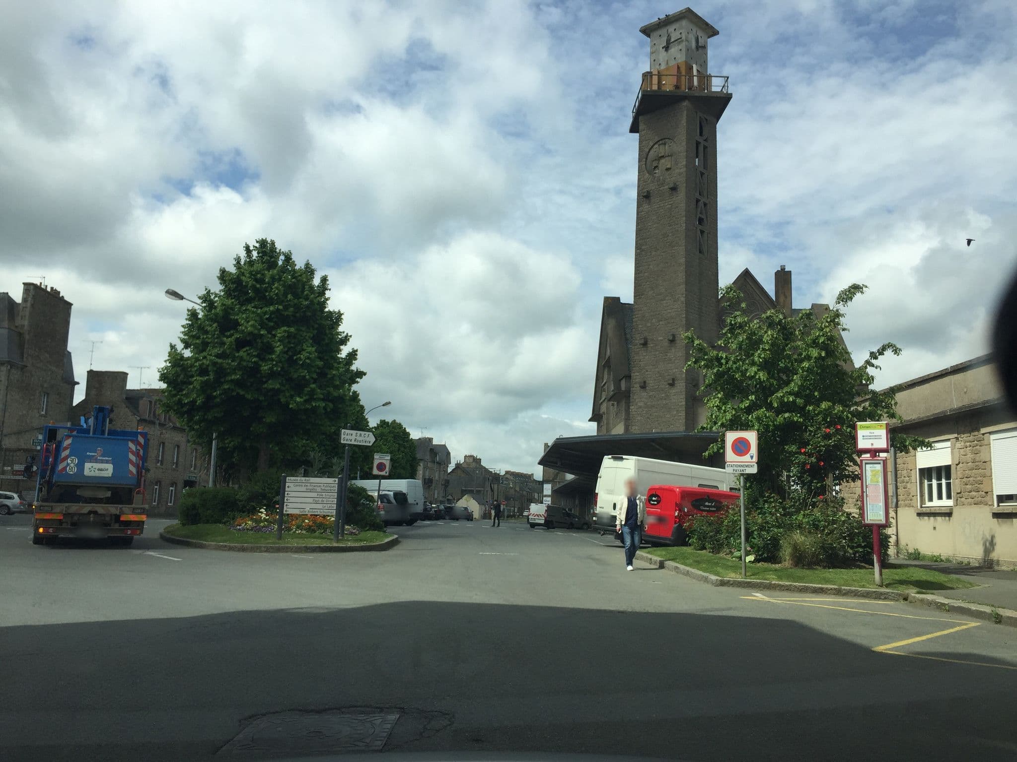Street view near Hôtel de l'Europe, Dinan — © pgiraud (CC BY-SA · Mapillary)
