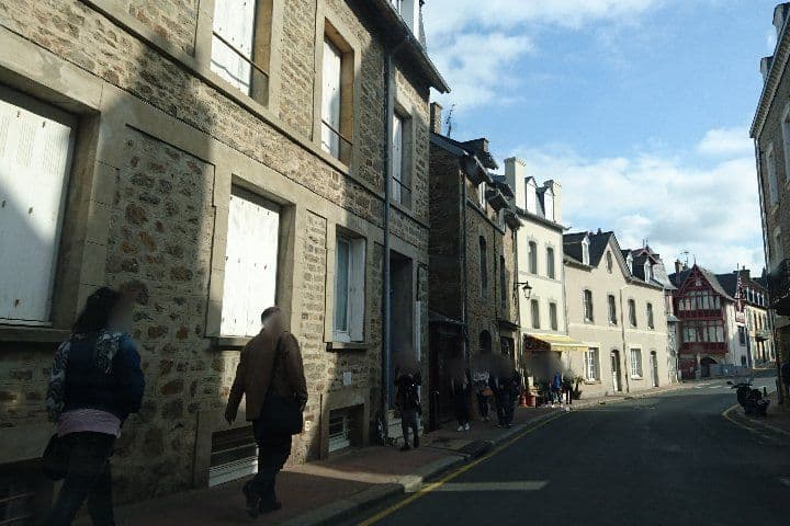 Street view near Hotel Les mouettes, Dinard — © gotpo (CC BY-SA · Mapillary)