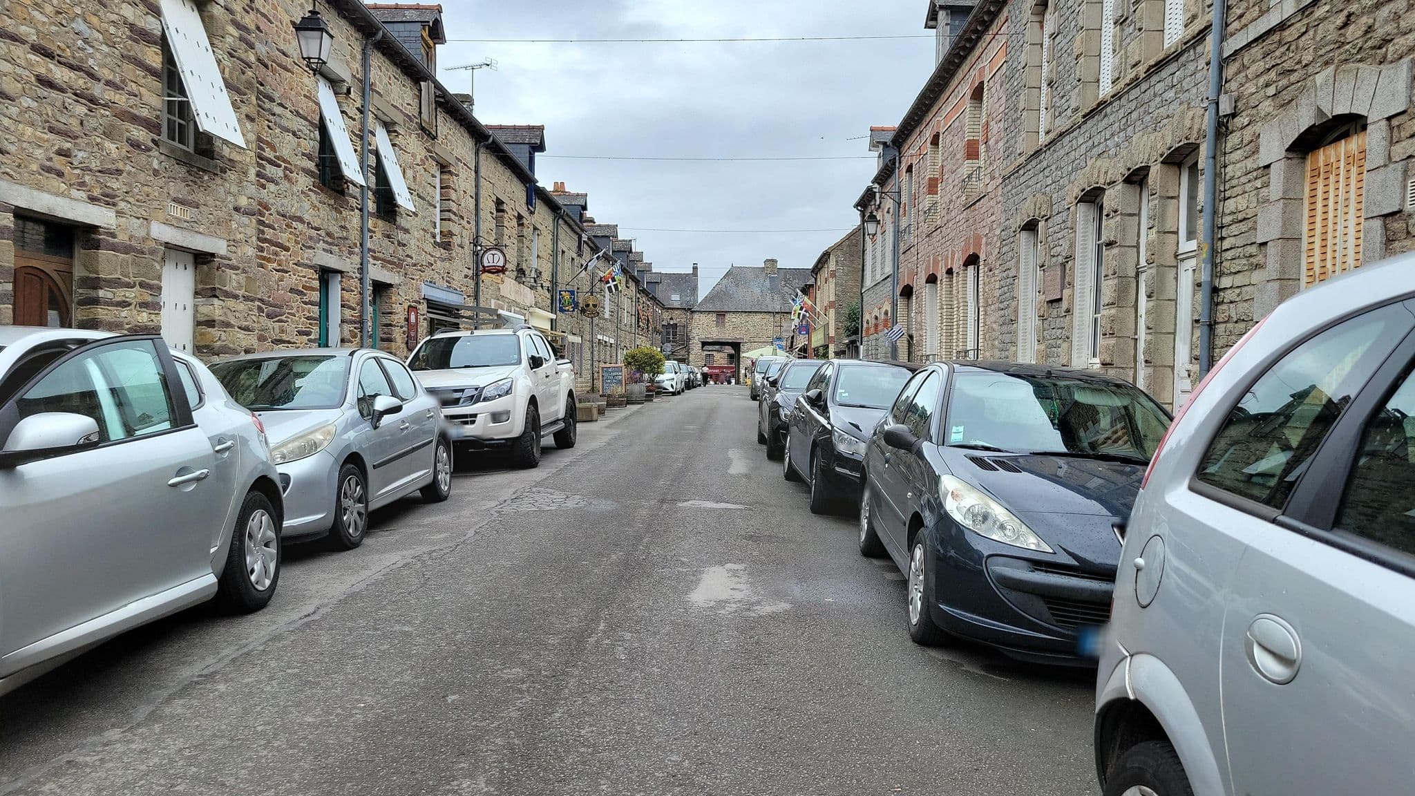 Street view near Gîte Les Écrouettes, Paimpont — © michelc (CC BY-SA · Mapillary)
