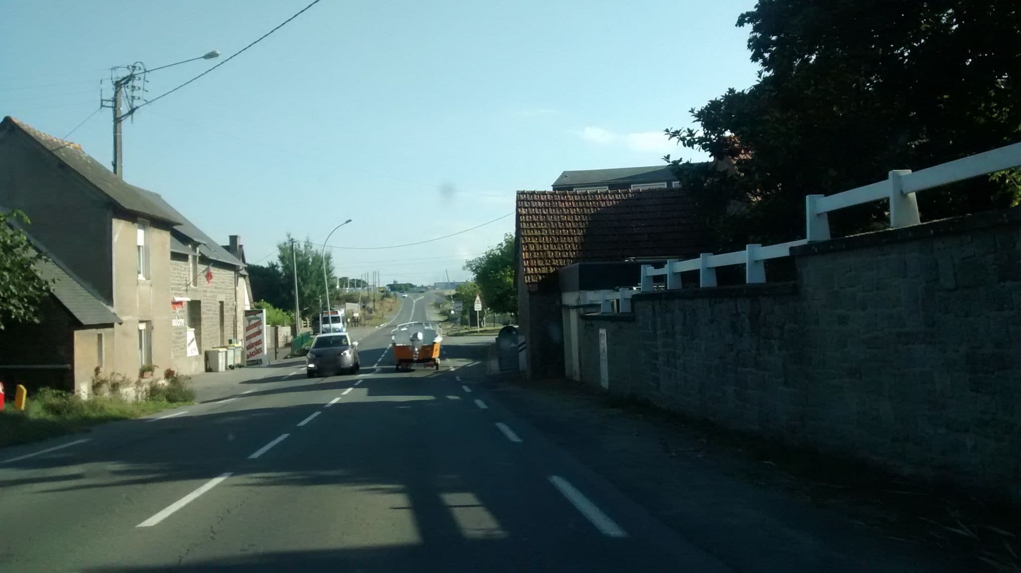 Street view near Auberge Tirel Guerin, La Gouesnière — © mgageo (CC BY-SA · Mapillary)