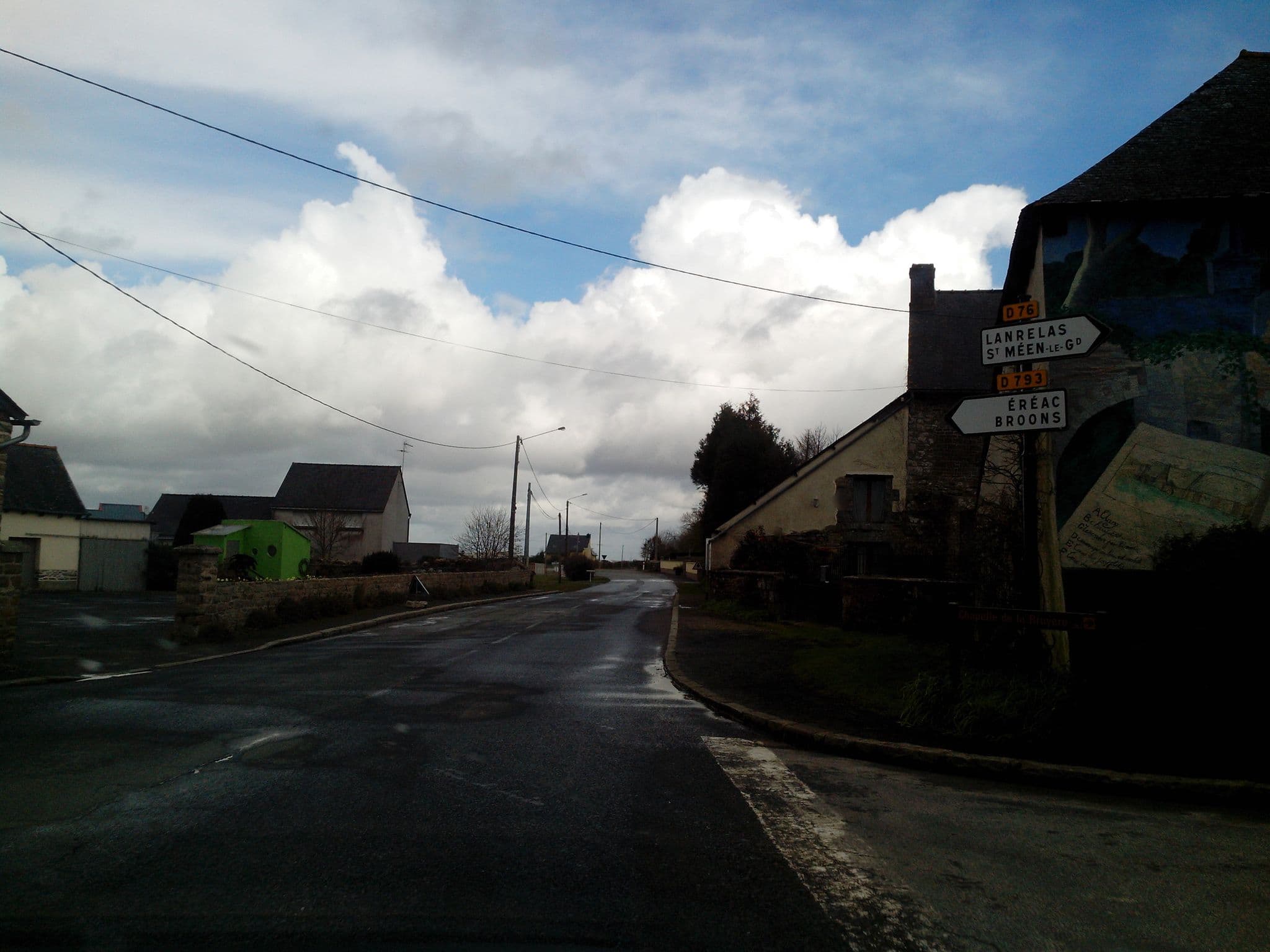 Street view near Manoir Des Fées, Merdrignac — © hamlet (CC BY-SA · Mapillary)