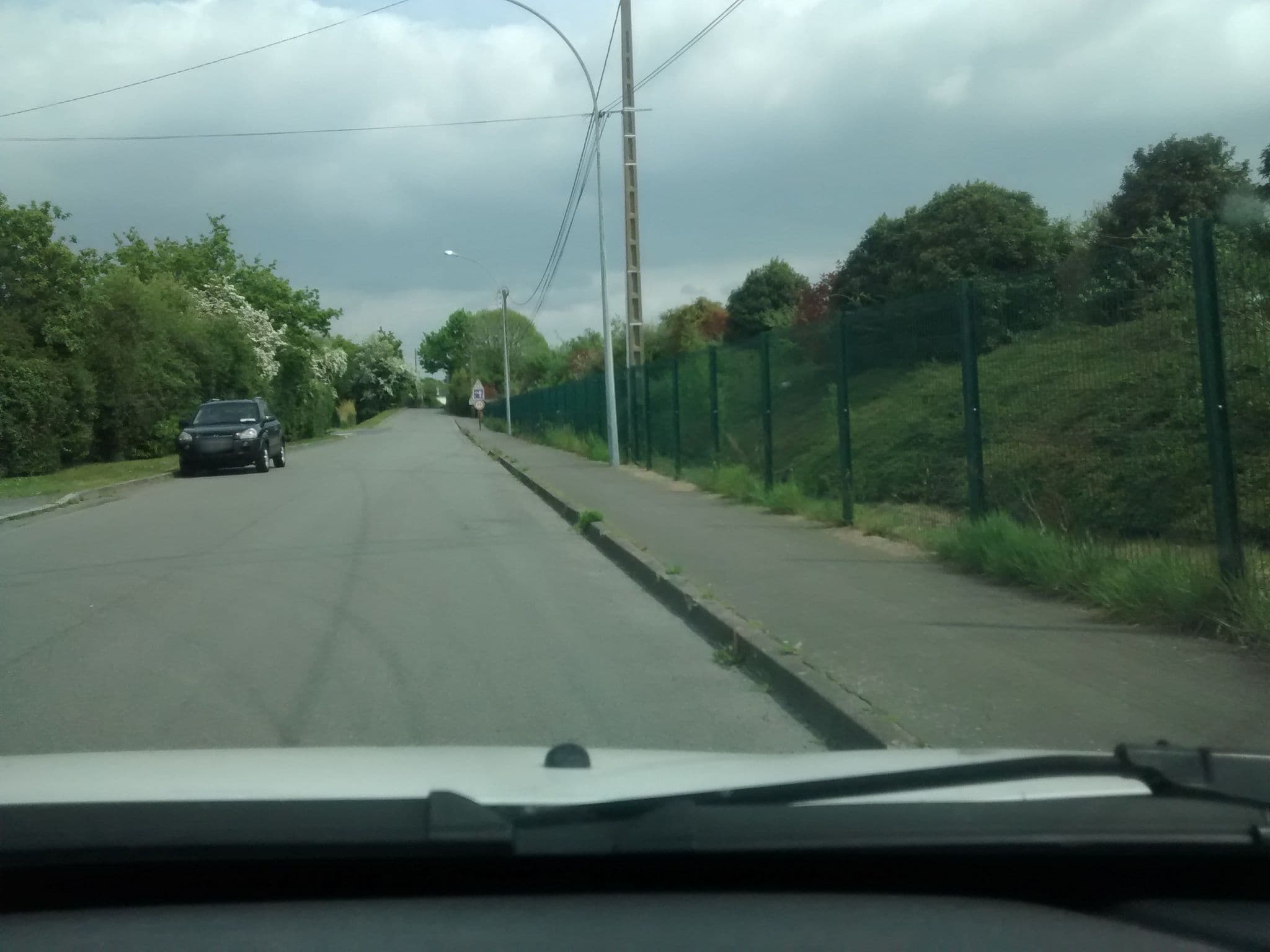 Street view near Chambres d'hôtes le Clos d'Enhaut, Dinard — © mgageo (CC BY-SA · Mapillary)