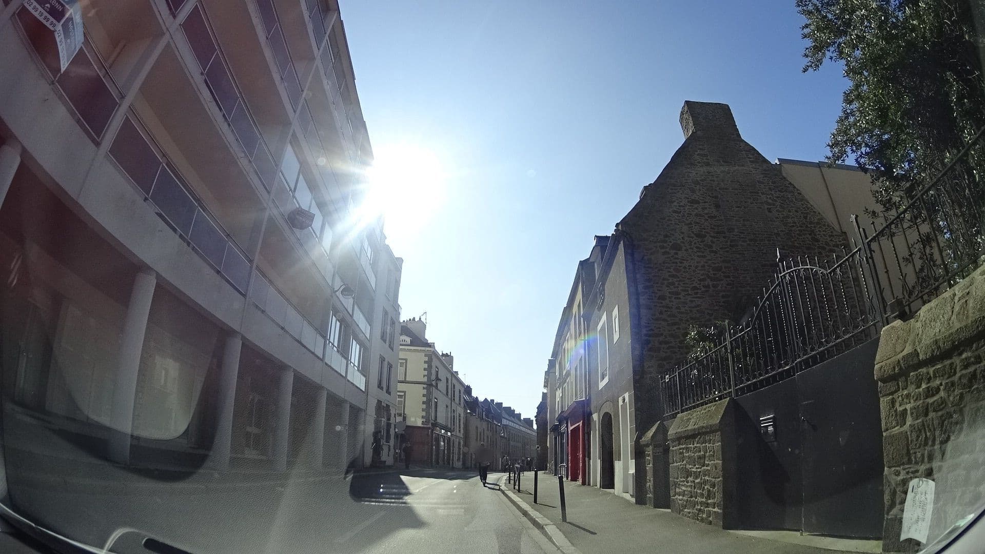 Street view near Le Narval by Cocoonr, Saint-Malo — © panieravide (CC BY-SA · Mapillary)