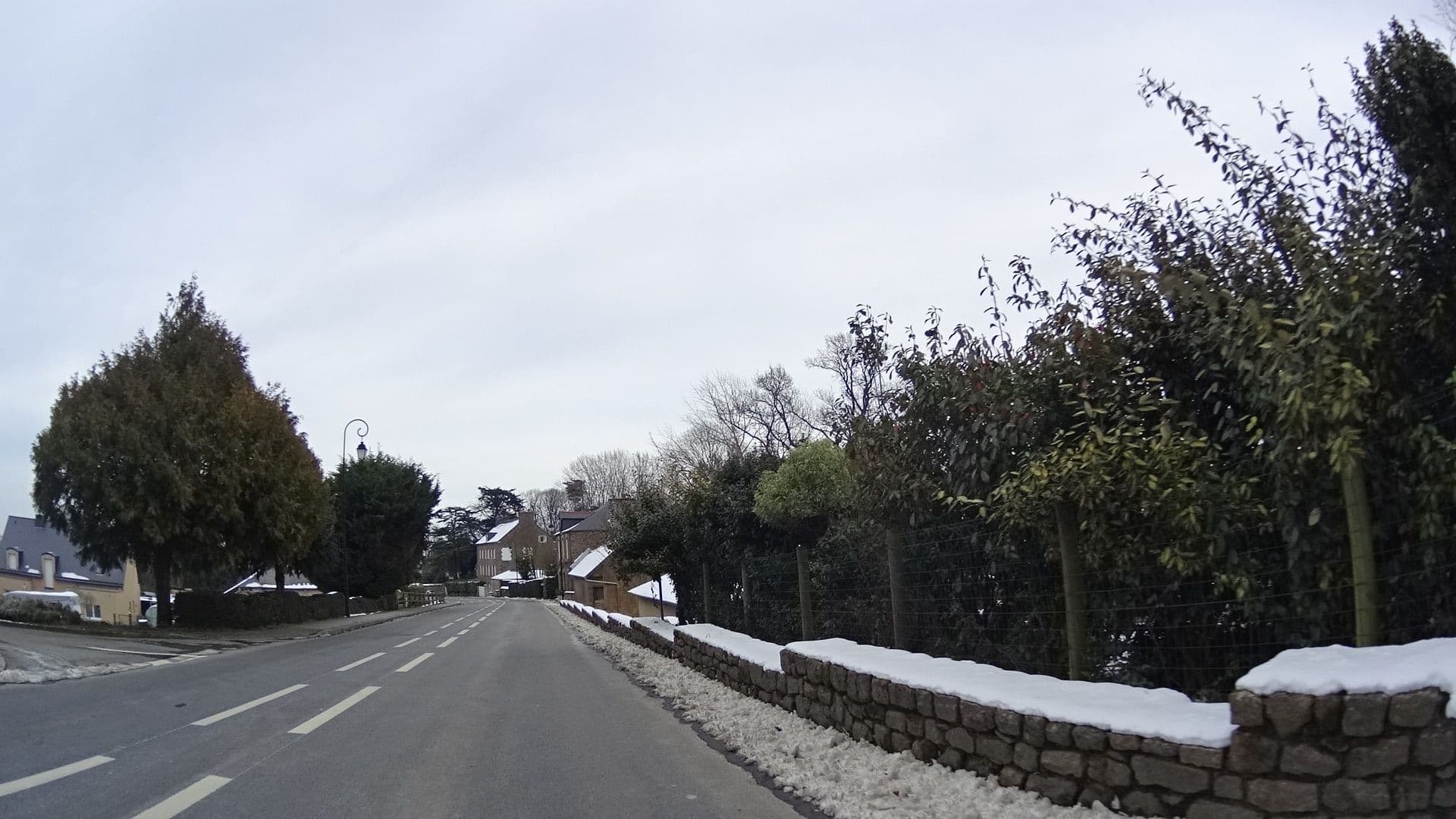 Street view near Kerizel Chambres d'hôtes Bécherel, Plouasne — © panieravide (CC BY-SA · Mapillary)