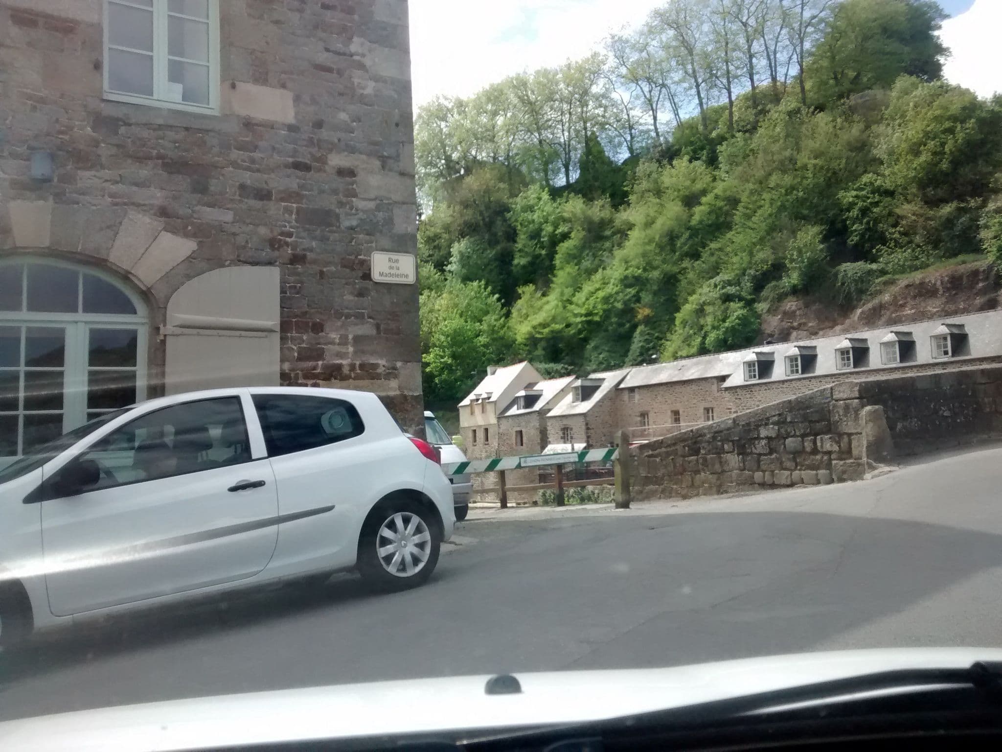 Street view near Le Triskel, Lanvallay — © mgageo (CC BY-SA · Mapillary)
