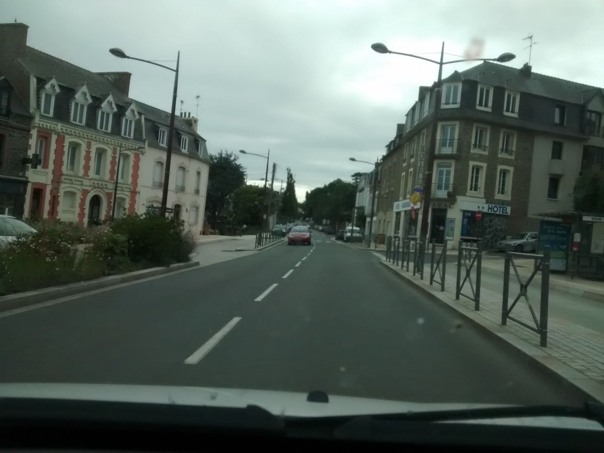 Street view near Restaurant Hôtel, Dinard — © mgageo (CC BY-SA · Mapillary)
